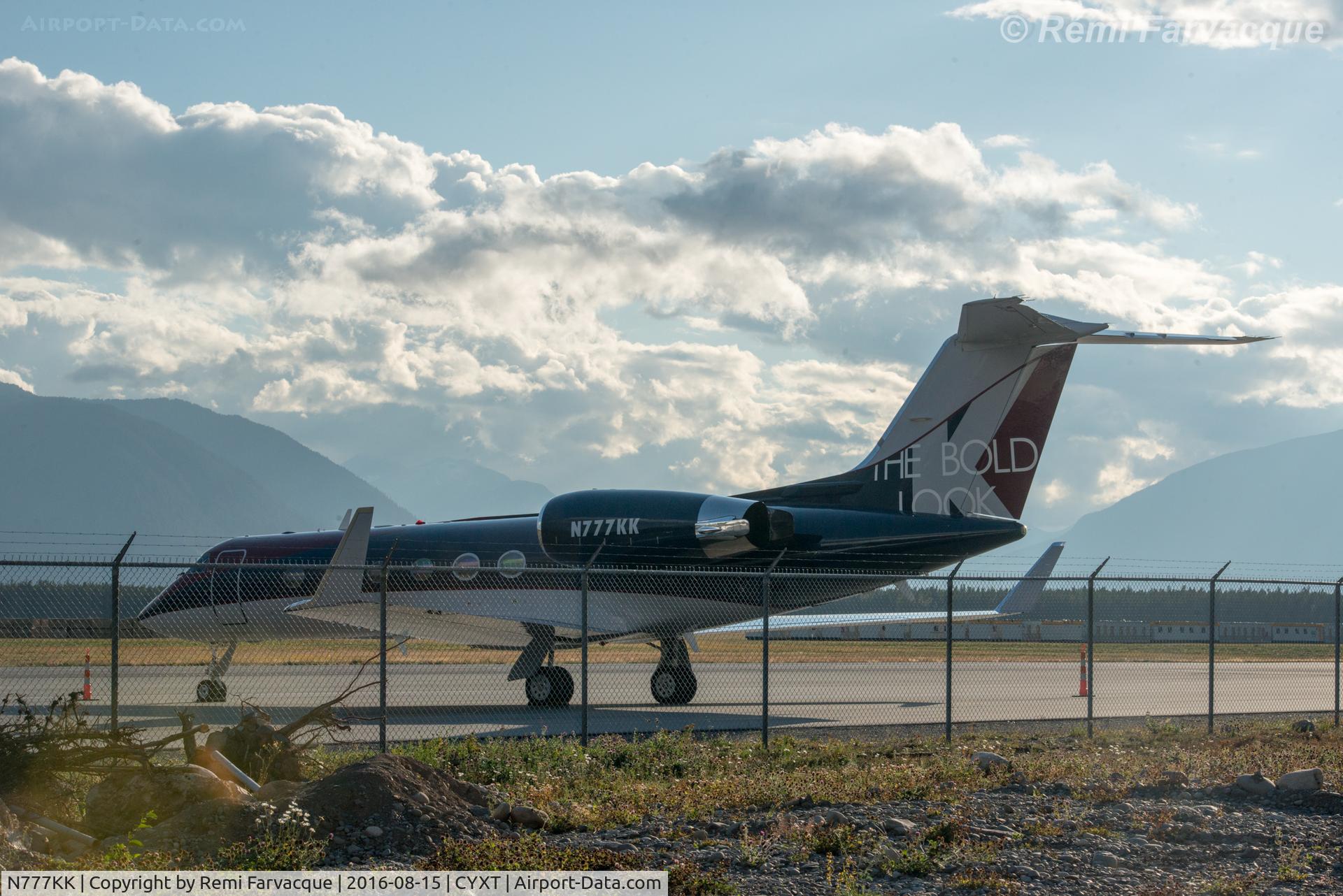 N777KK, Gulfstream Aerospace G-IV C/N 1429, Parked south of main terminal and hangars.