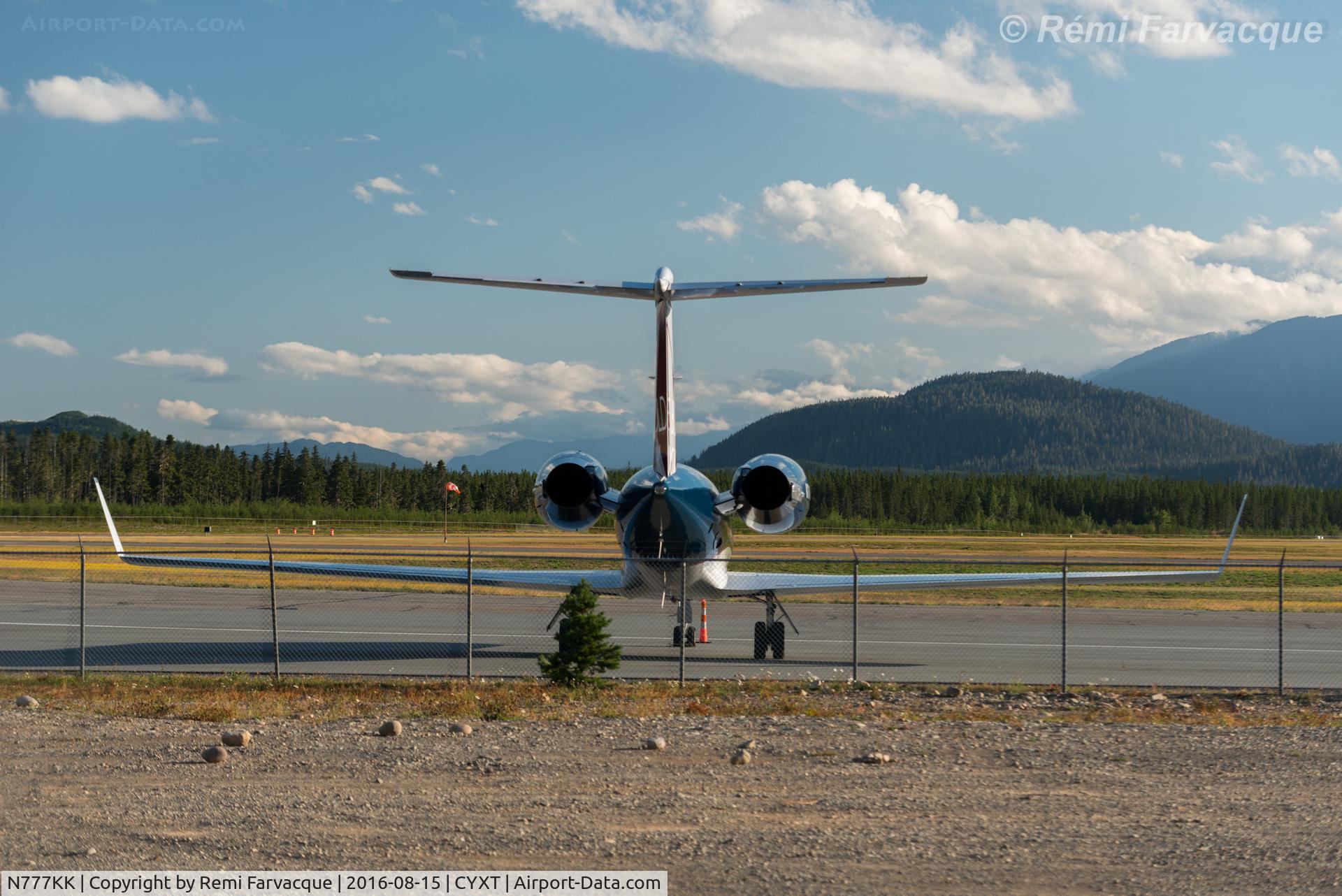 N777KK, Gulfstream Aerospace G-IV C/N 1429, Parked south of main terminal and hangars.