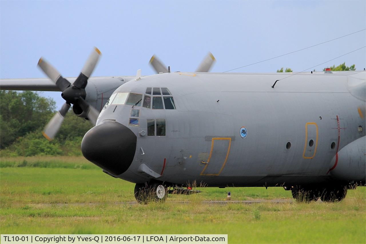 TL10-01, 1988 Lockheed C-130H-30 Hercules C/N 382-5003, Spanish Air Force Lockheed C-130H-30 Hercules, Taxiing to parking area, Avord Air Base 702 (LFOA) Open day 2016