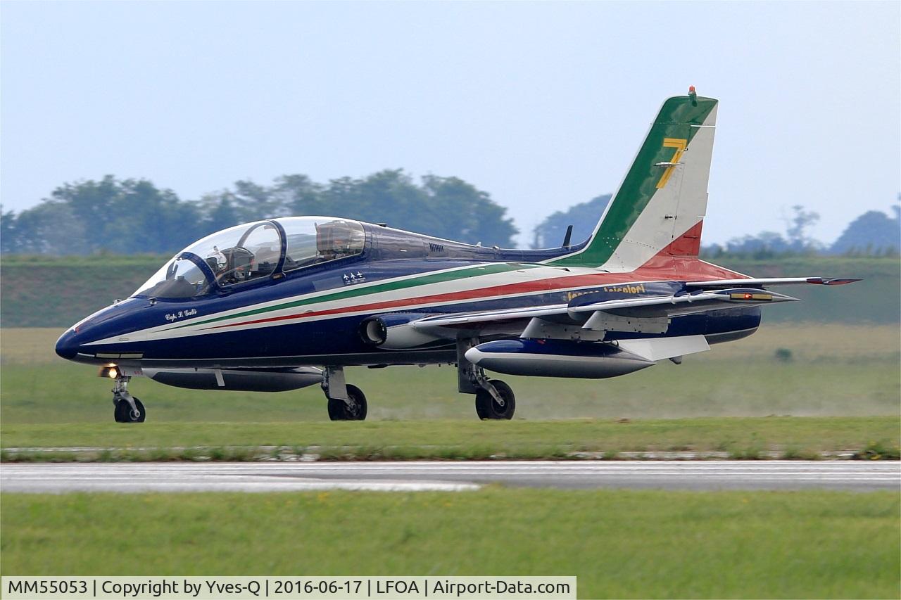 MM55053, Aermacchi MB-339PAN C/N 6847/187/AA084, Italian Air Force Aermacchi MB-339PAN, N°7 of Frecce Tricolori Aerobatic Team 2016, Landing rwy 24, Avord Air Base 702 (LFOA) Open day 2016