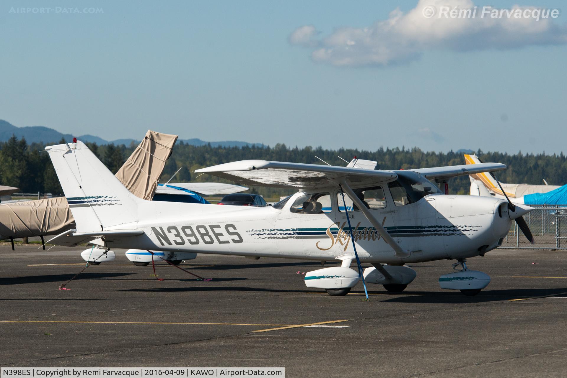 N398ES, 1997 Cessna 172R C/N 17280156, Parked south of main terminal building.