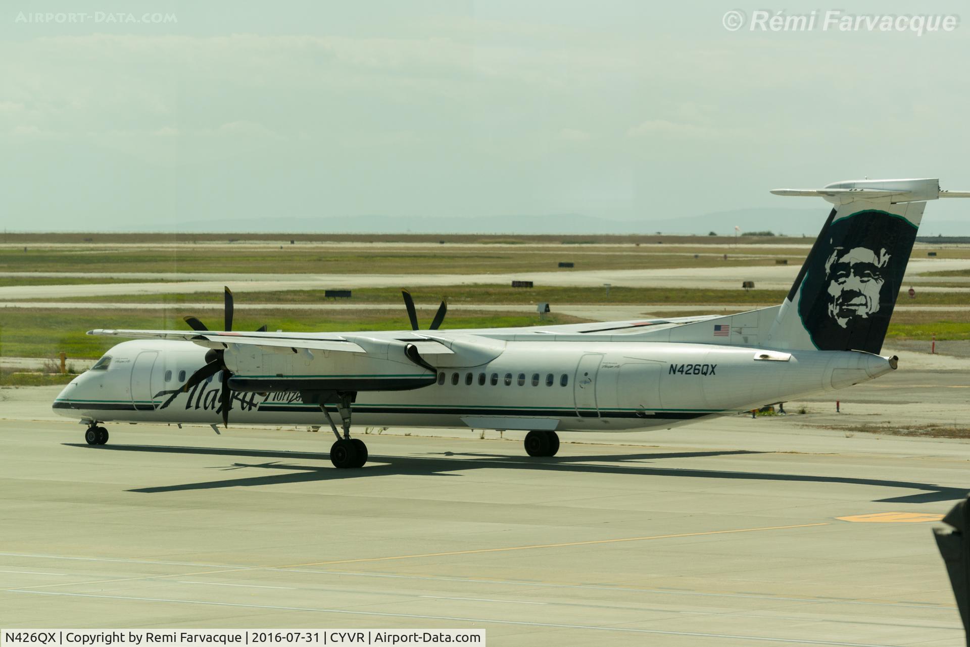 N426QX, 2007 Bombardier DHC-8-402 Dash 8 C/N 4154, Taxiing to south runway for take-off.