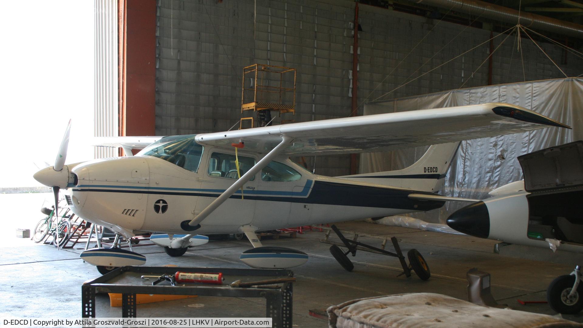 D-EDCD, 1973 Cessna 182P Skylane Skylane C/N 18262697, Kaposújlak Airport, Hungary
