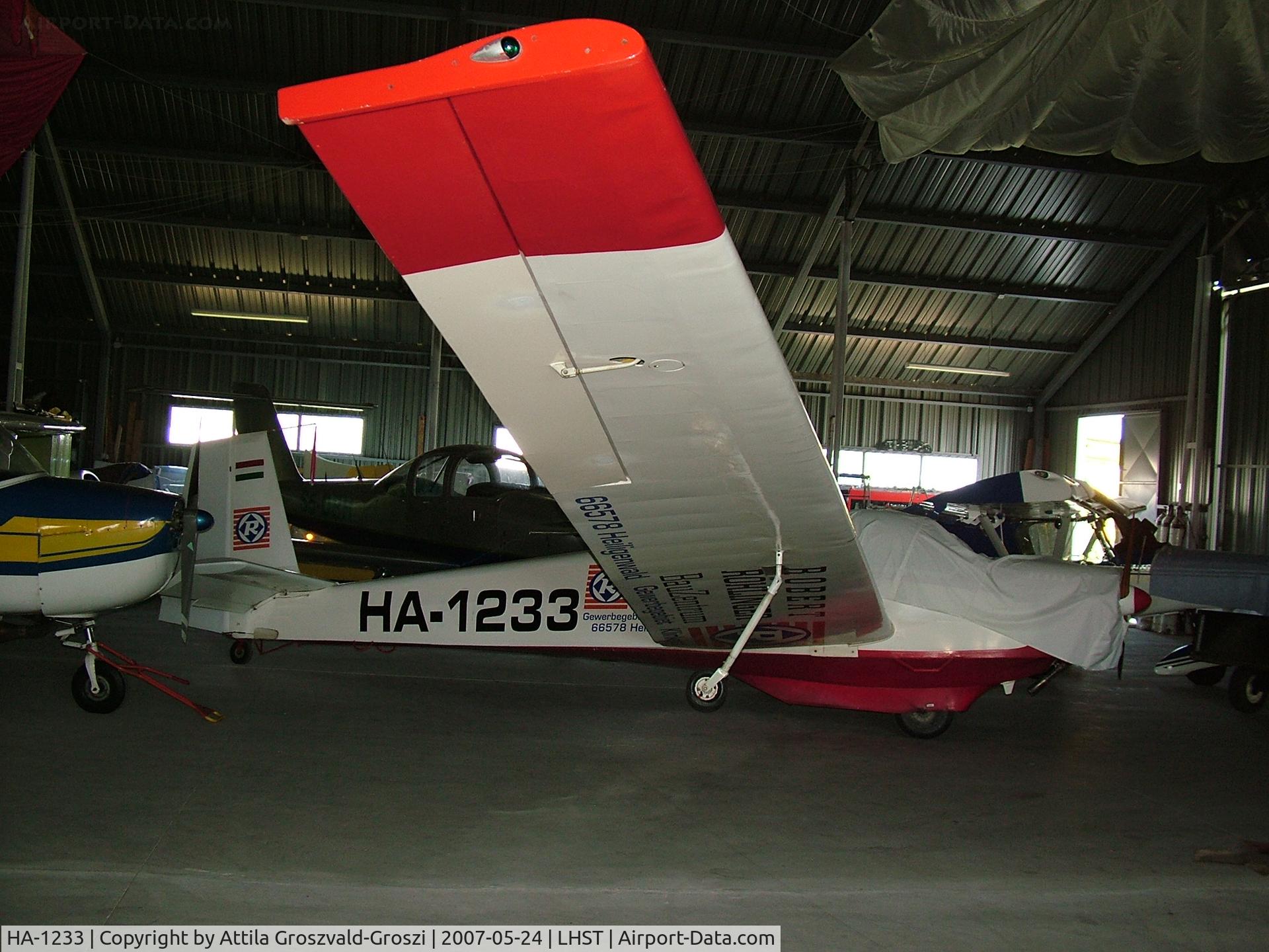 HA-1233, 1972 Scheibe SF-25C Falke C/N 4226, Szatymaz Airport, Hungary
