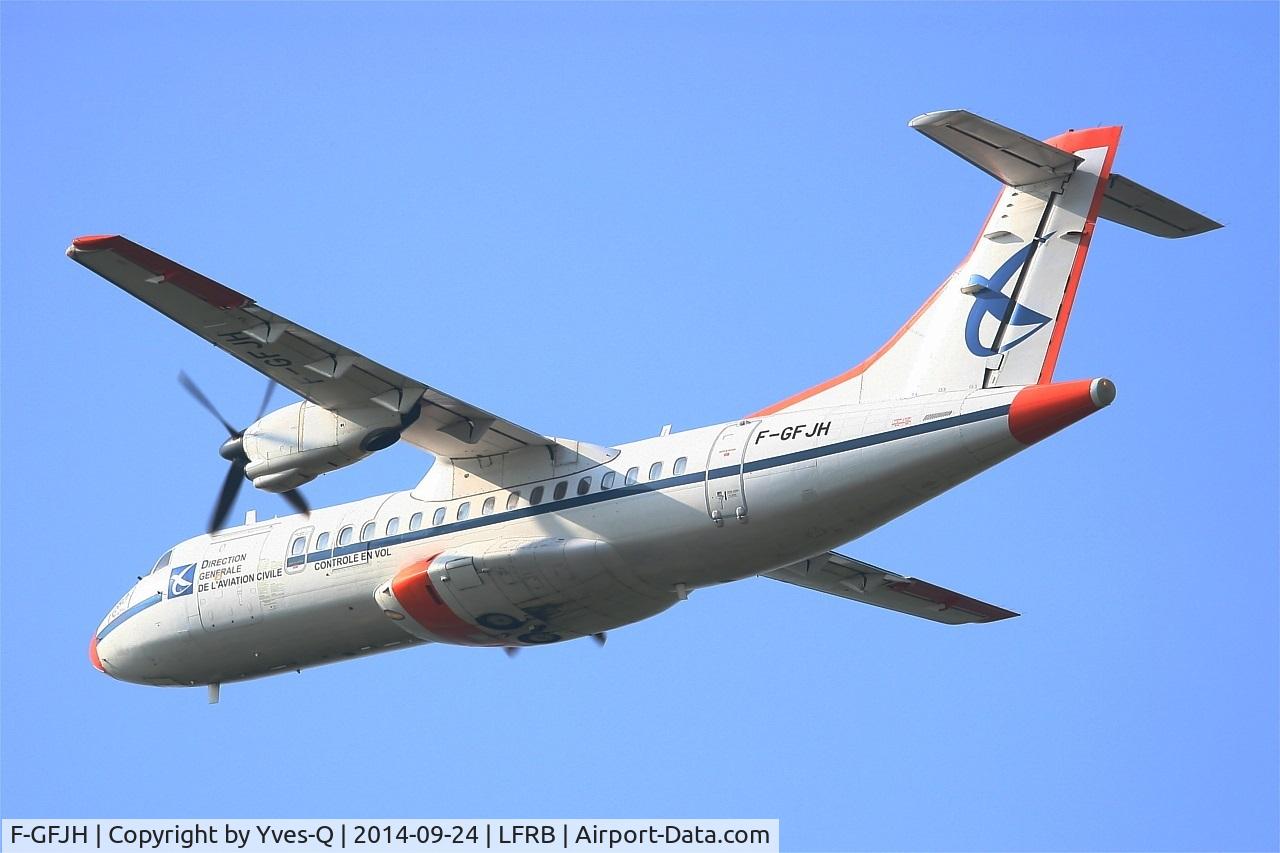 F-GFJH, 1987 ATR 42-300 C/N 049, ATR 42-300, Take off rwy 25L, Brest-Bretagne airport (LFRB-BES)