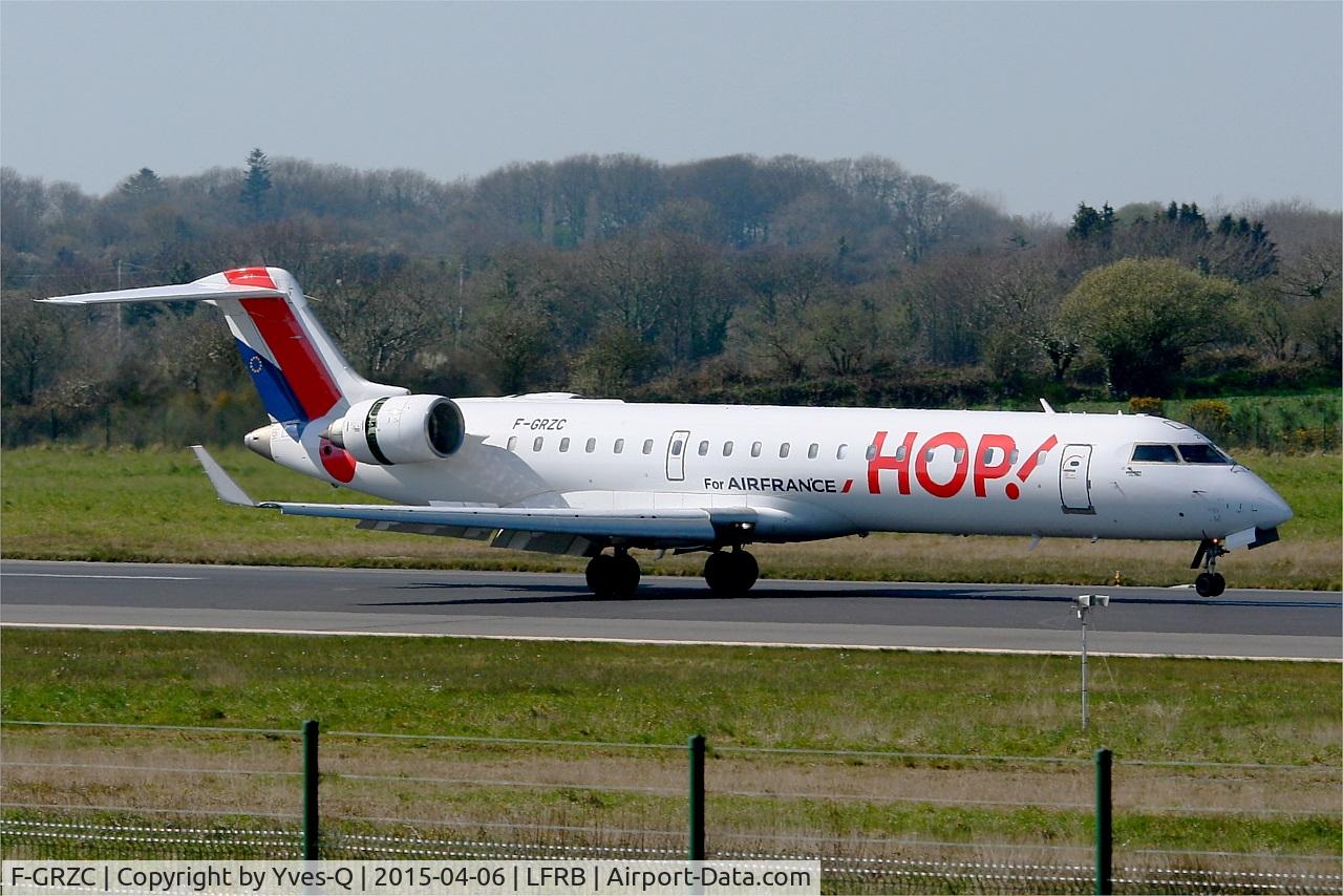 F-GRZC, 2001 Canadair CRJ-702 (CL-600-2C10) Regional Jet C/N 10008, Canadair Regional Jet CRJ-702, Landing rwy 07R, Brest-Bretagne Airport (LFRB-BES)