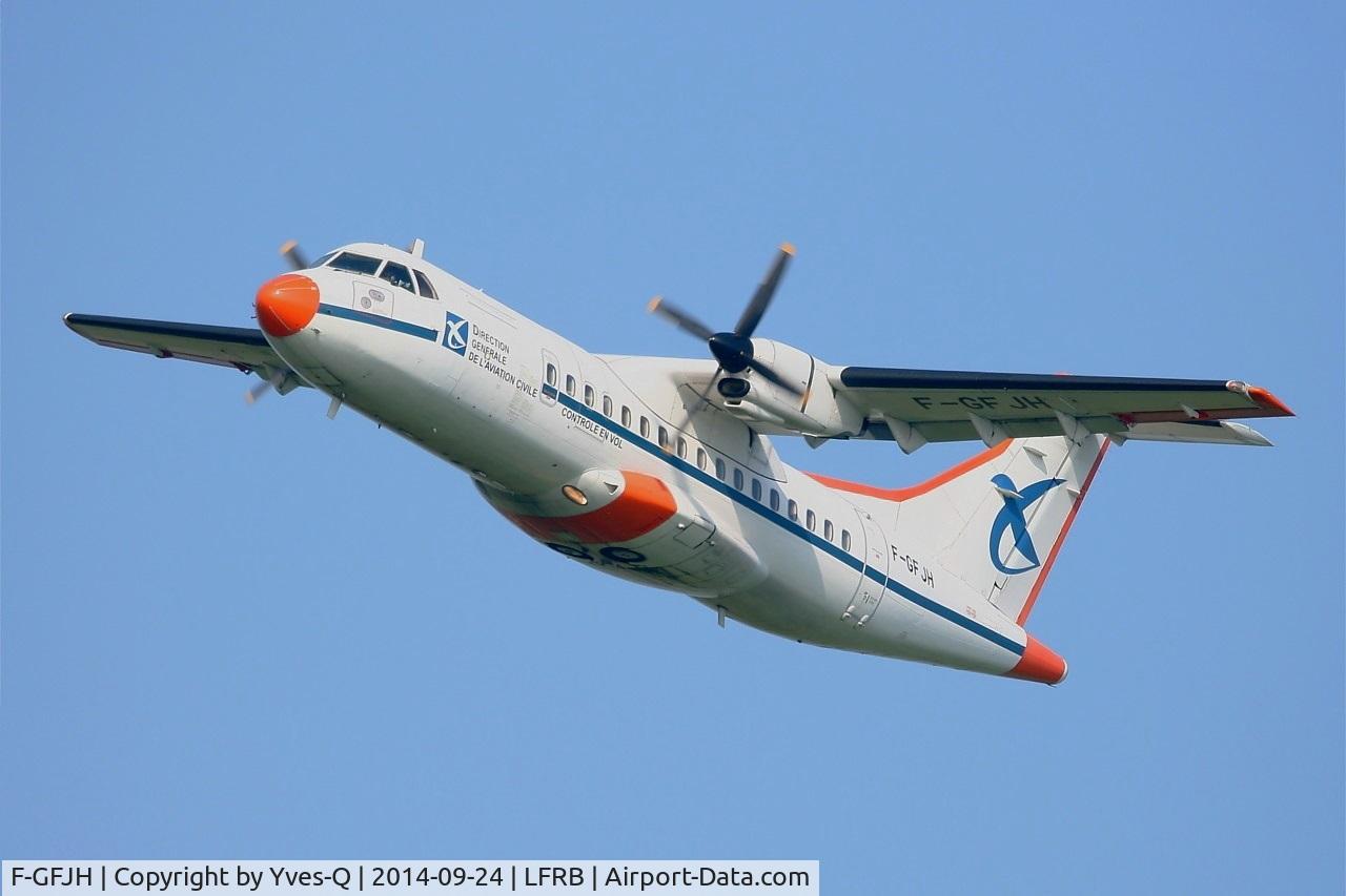 F-GFJH, 1987 ATR 42-300 C/N 049, ATR 42-300, Take off rwy 25L, Brest-Bretagne airport (LFRB-BES)