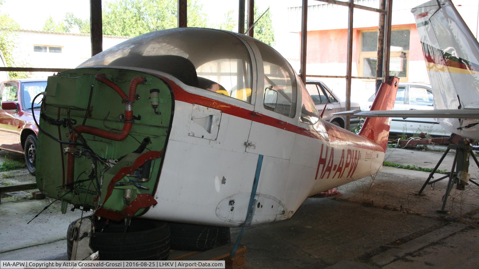 HA-APW, 1979 Piper PA-38-112 Tomahawk Tomahawk C/N 38-79A0512, Kaposújlak Airport, Hungary