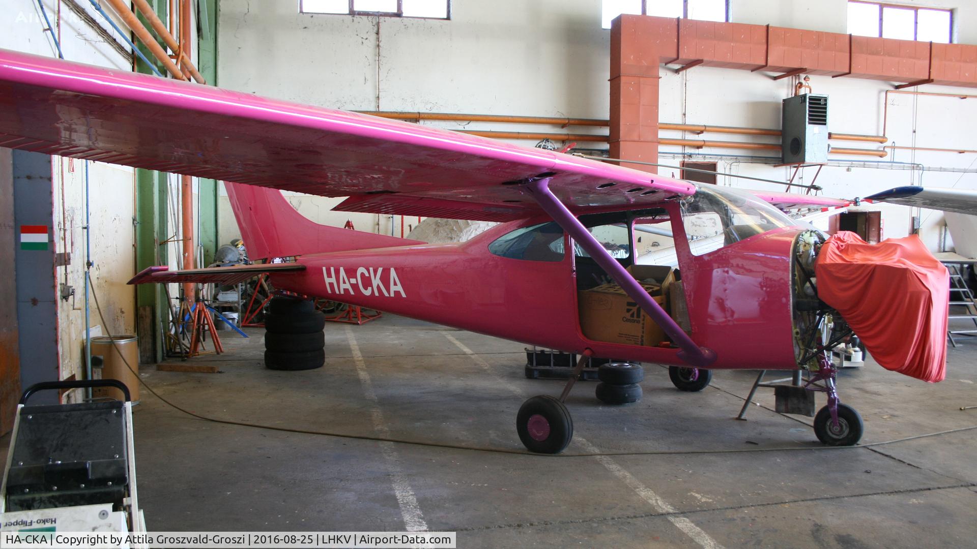 HA-CKA, 1979 Reims F182Q Skylane C/N F18200100, Kaposújlak Airport, Hungary