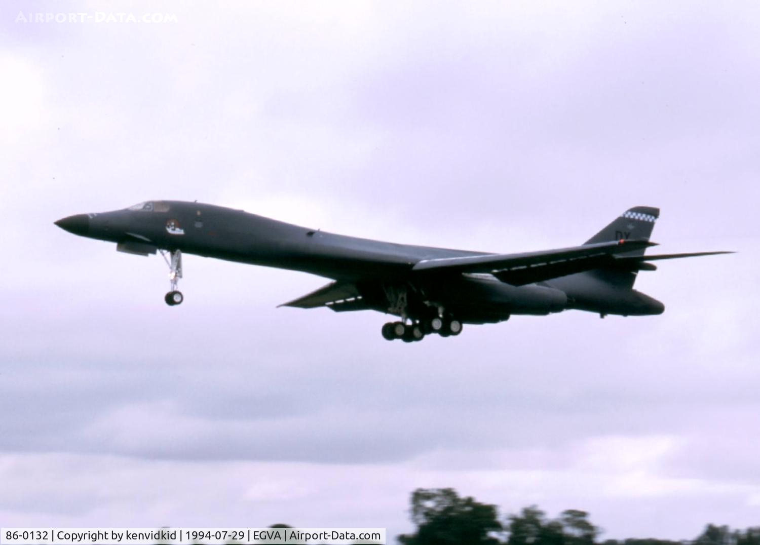 86-0132, 1986 Rockwell B-1B Lancer C/N 92, US Air Force arriving for RIAT.