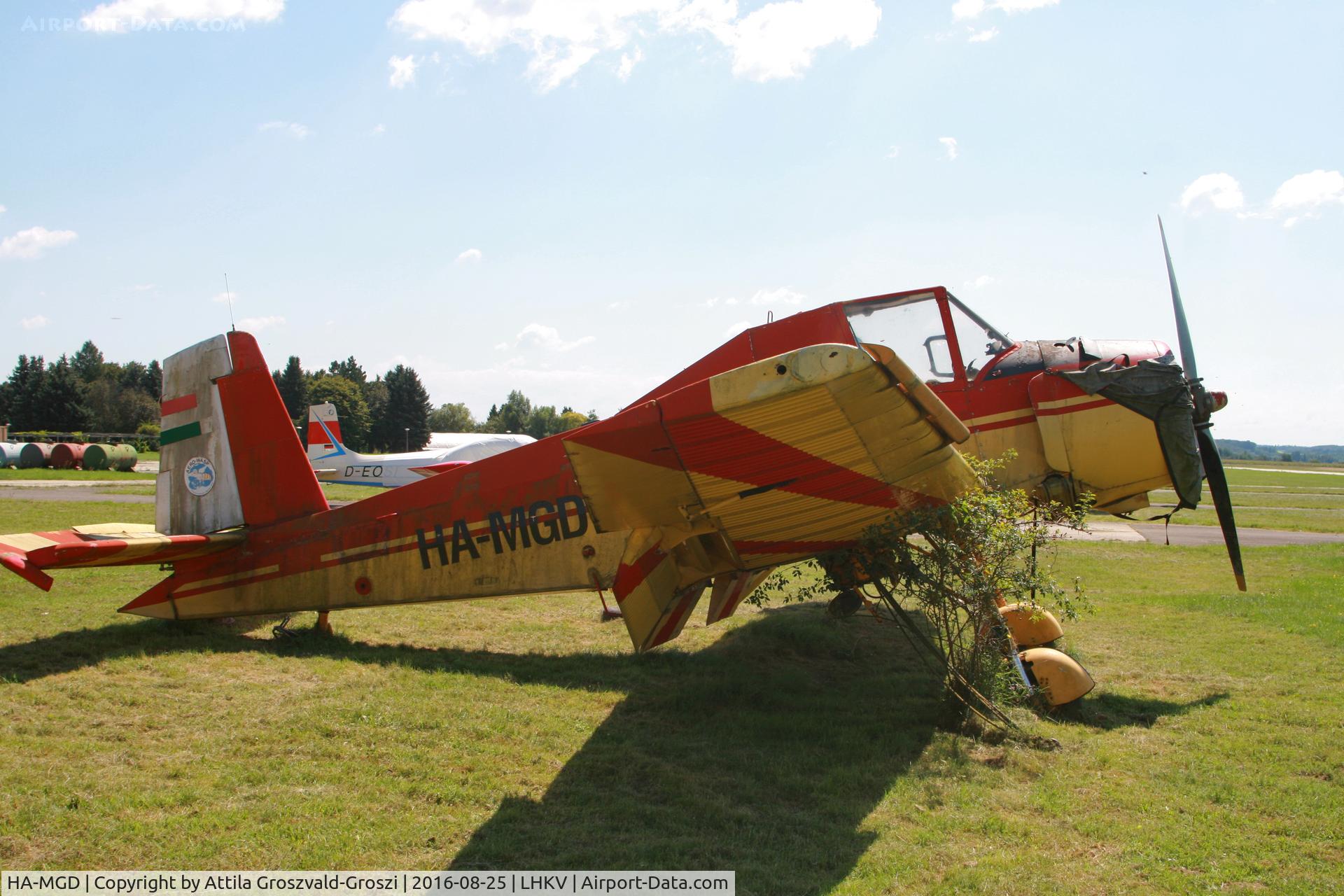 HA-MGD, 1974 Let Z-37A Cmelak C/N 17-19, Kaposújlak Airport, Hungary
