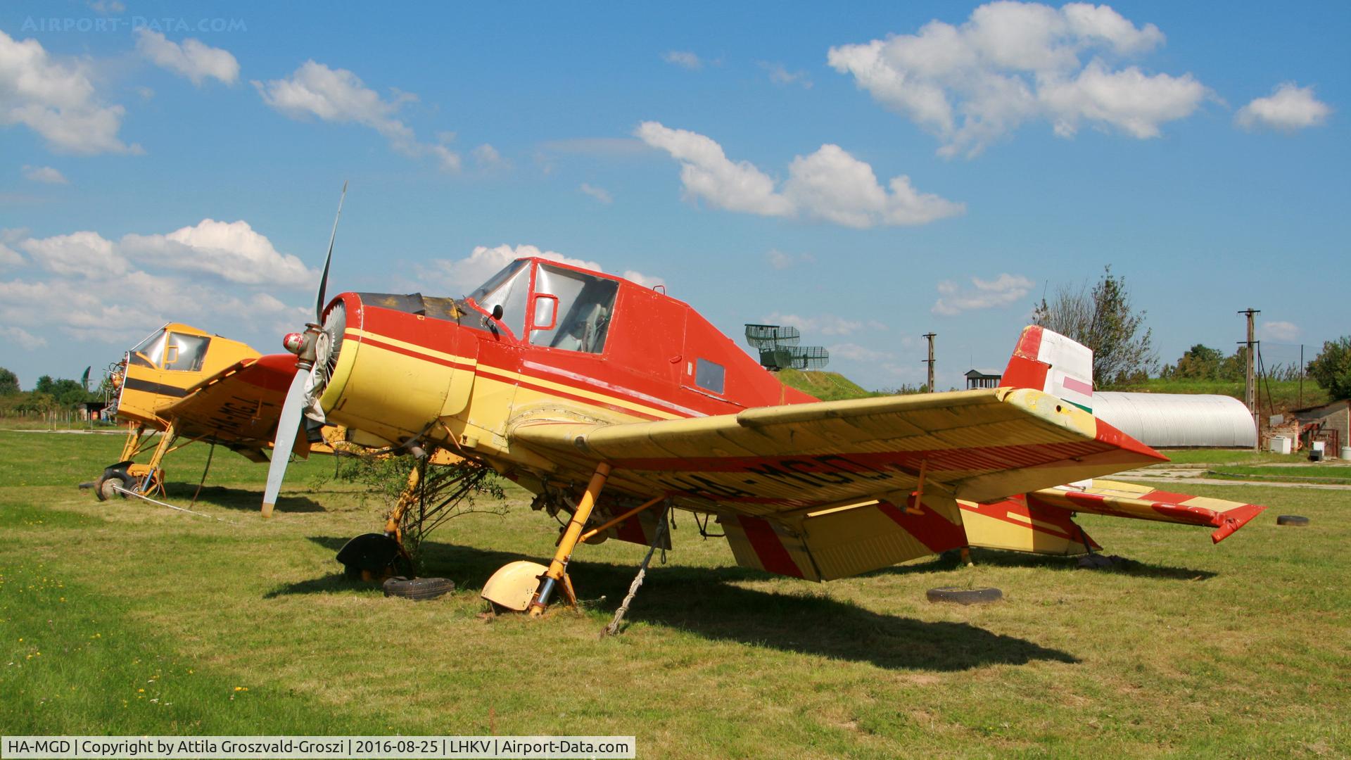 HA-MGD, 1974 Let Z-37A Cmelak C/N 17-19, Kaposújlak Airport, Hungary