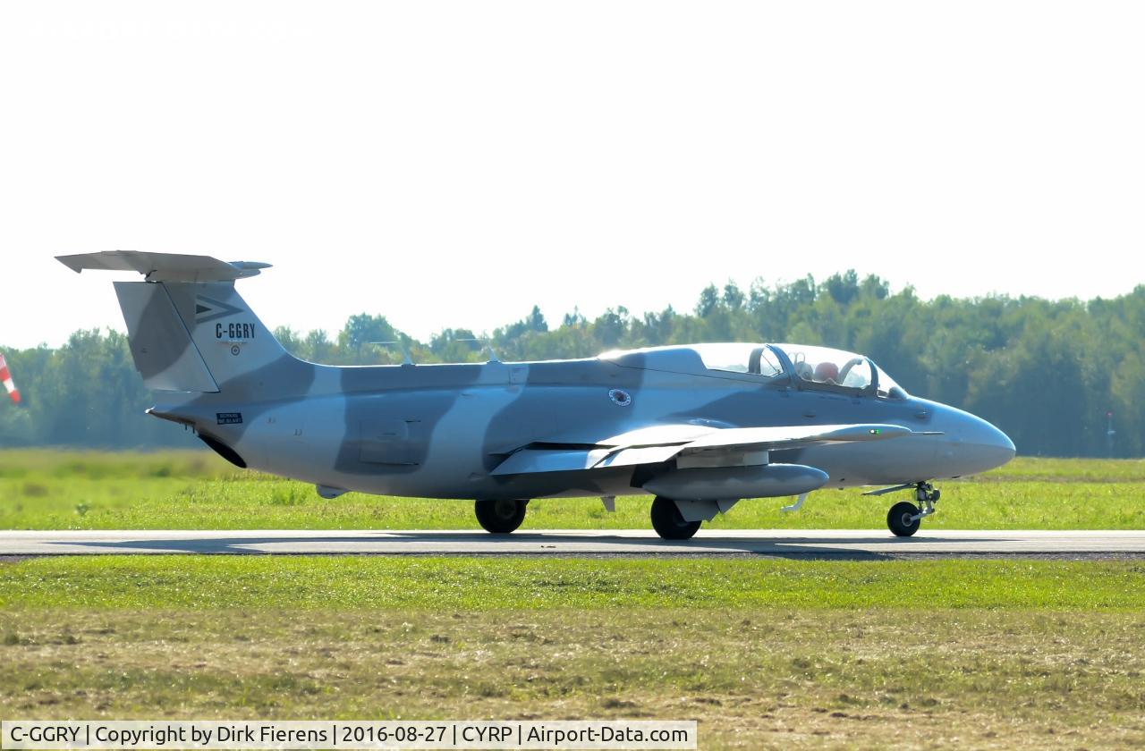 C-GGRY, 1972 Aero L-29 Delfin C/N 294685, Taxing for take off.