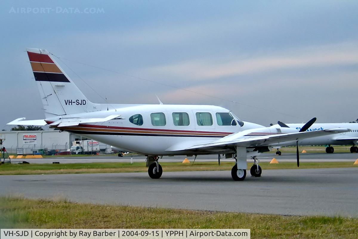 VH-SJD, 1980 Piper PA-31T Cheyenne C/N 31T-8012008, Piper PA-31-325 Navajo C/R [31-8012008] Perth Int'l~VH 15/09/2004