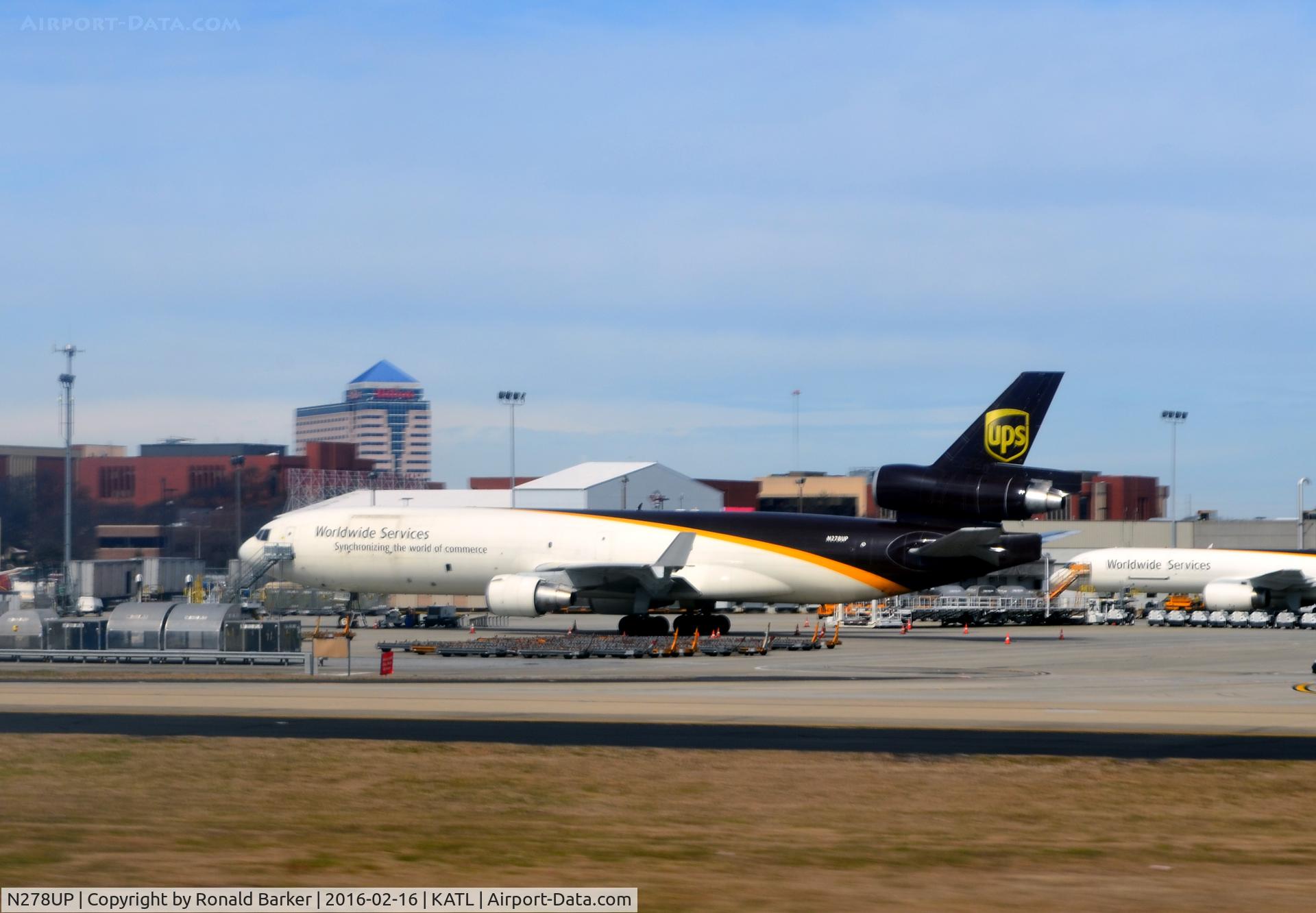 N278UP, 1995 McDonnell Douglas MD-11F C/N 48577, On the ramp Atlanta