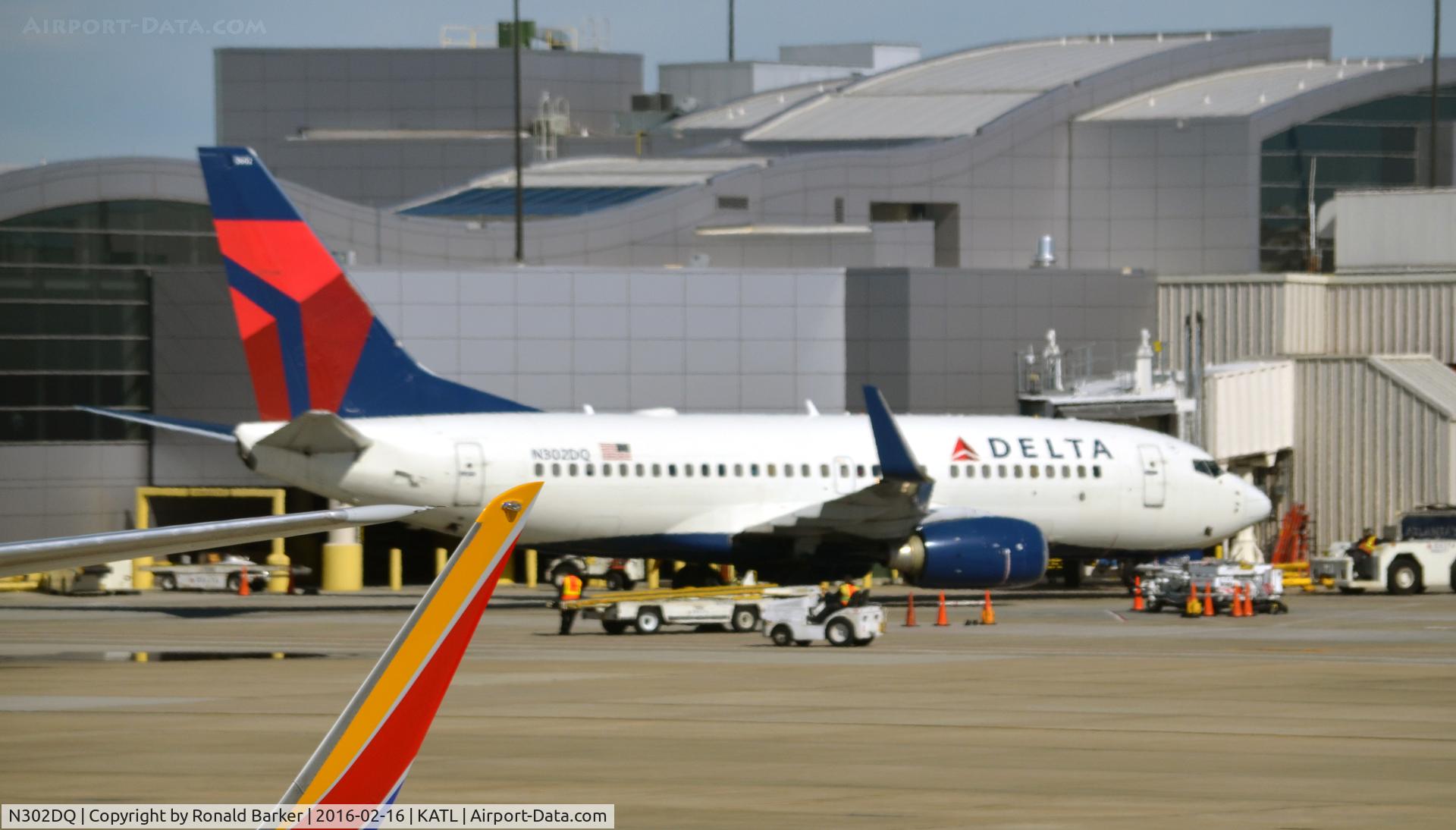 N302DQ, 2008 Boeing 737-732 C/N 29648, At the gate Atlanta