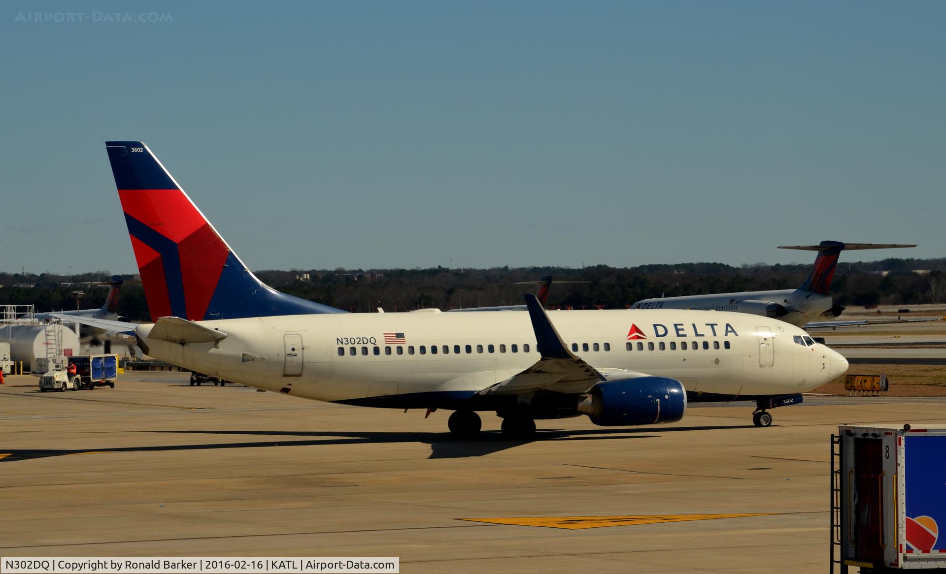 N302DQ, 2008 Boeing 737-732 C/N 29648, Taxi Atlanta