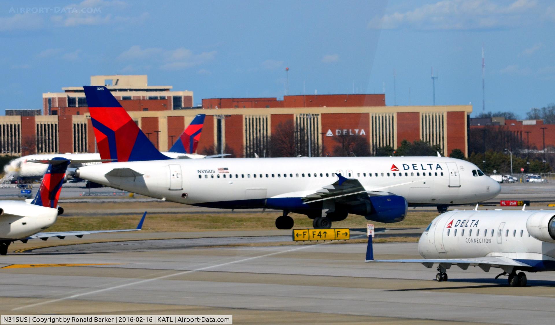 N315US, 1991 Airbus A320-211 C/N 171, Taxi Atlanta