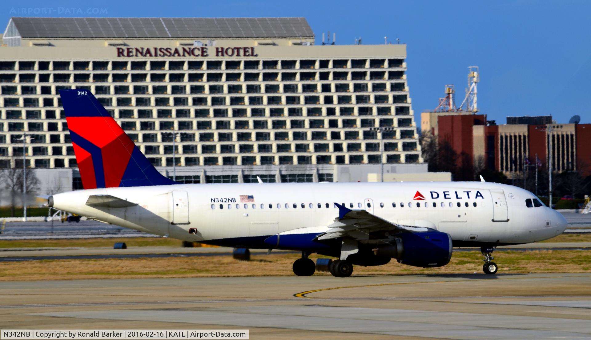 N342NB, 2002 Airbus A319-114 C/N 1746, Taxi Atlanta
