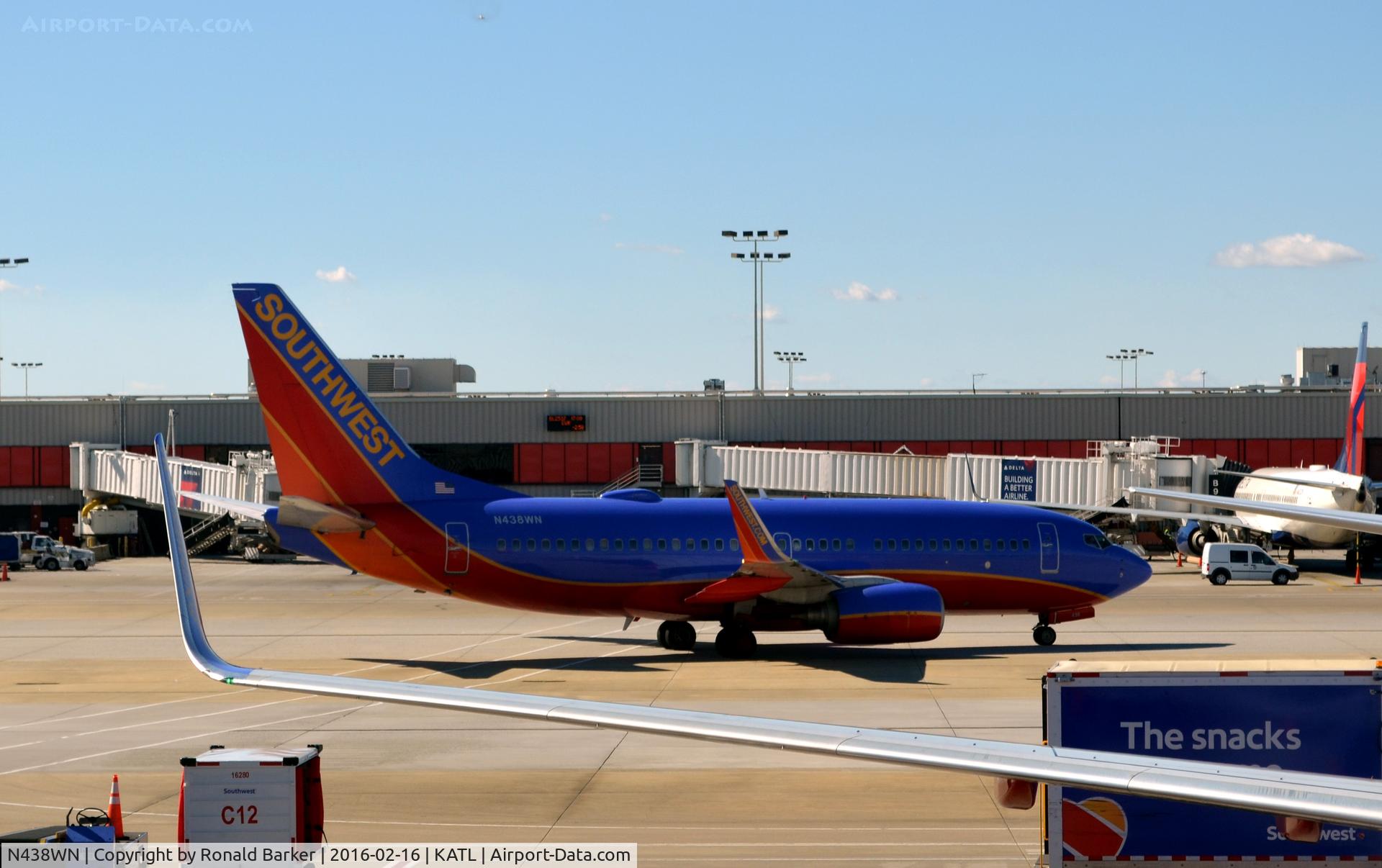 N438WN, 2003 Boeing 737-7H4 C/N 29833, Taxi Atlanta