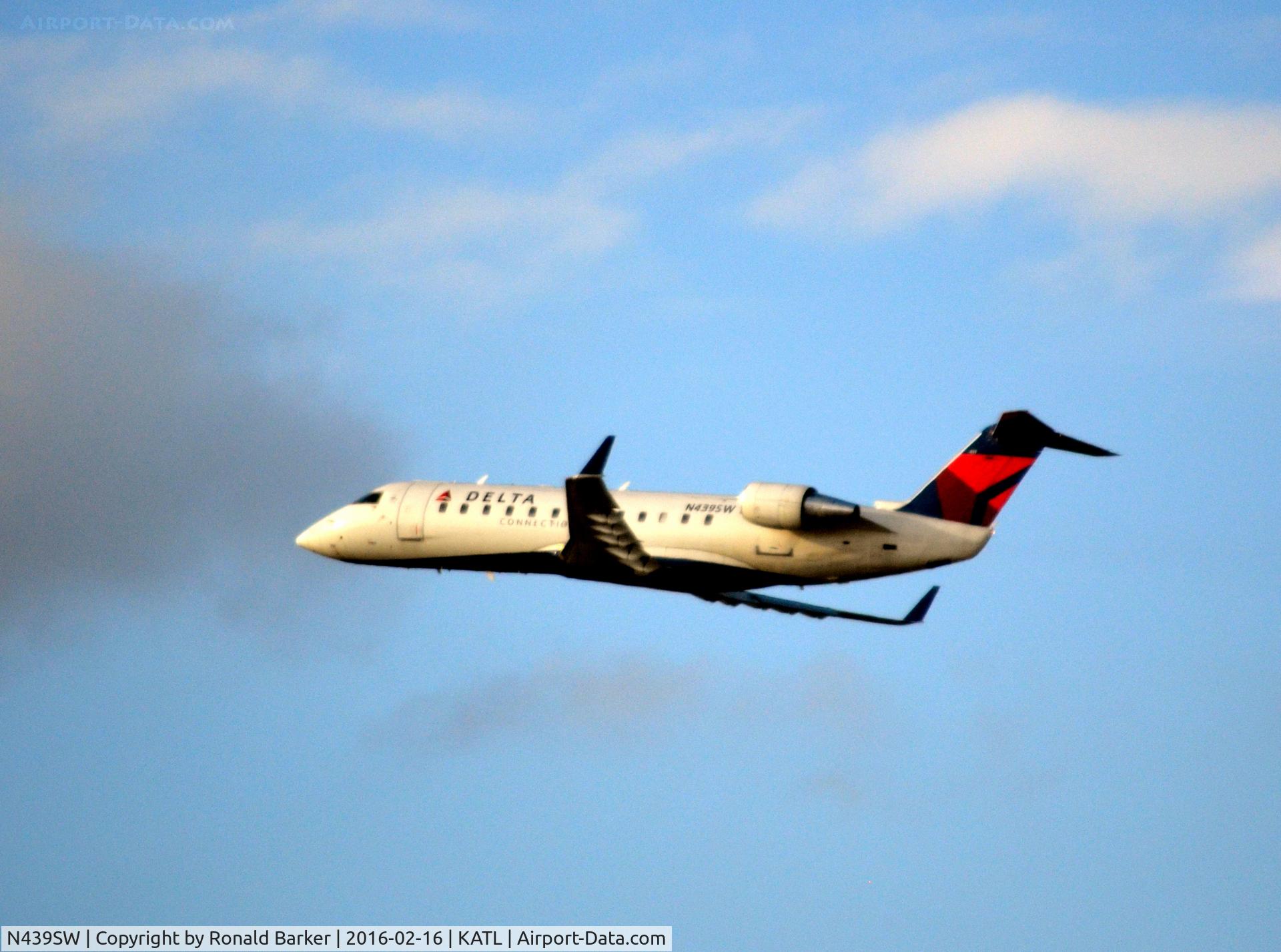 N439SW, 2001 Bombardier CRJ-200LR (CL-600-2B19) C/N 7578, Takeoff Atlanta