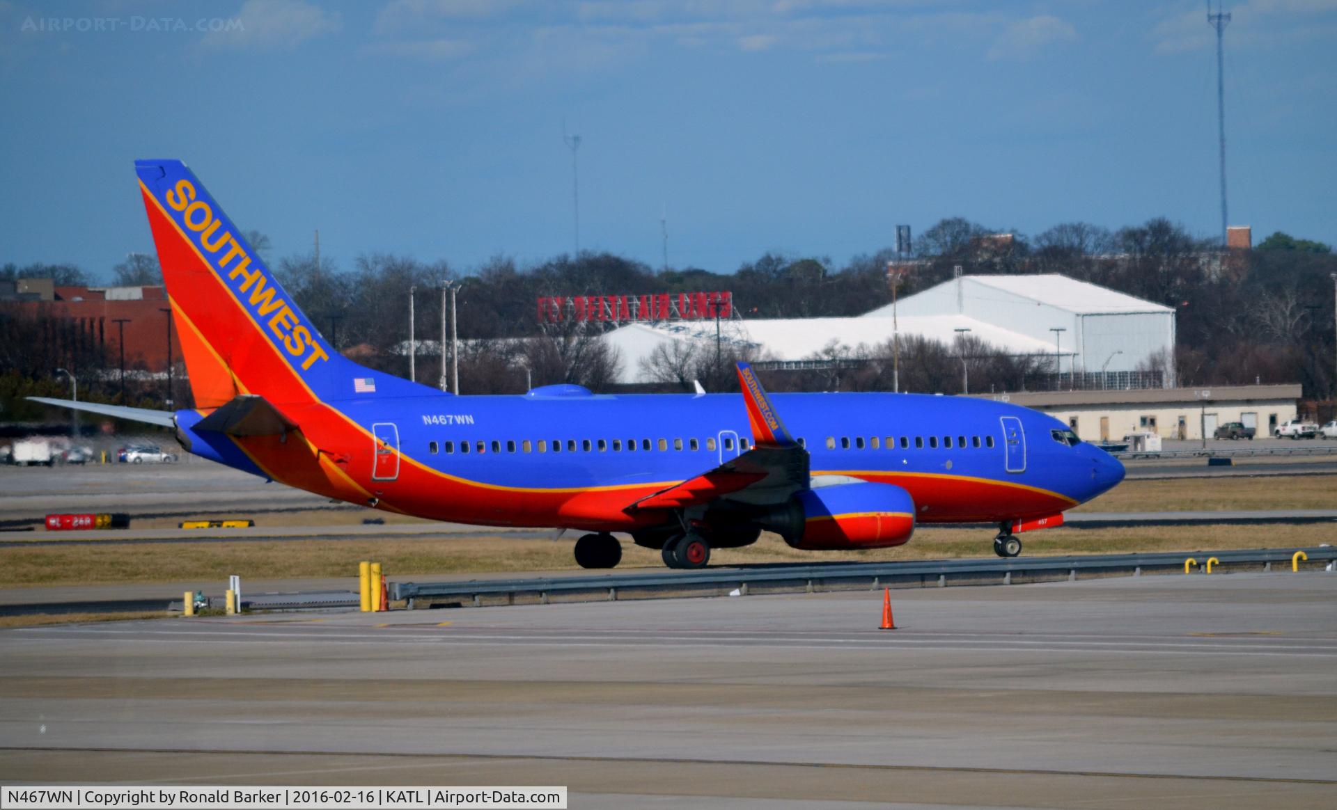 N467WN, 2004 Boeing 737-7H4 C/N 33830, Taxi Atlanta