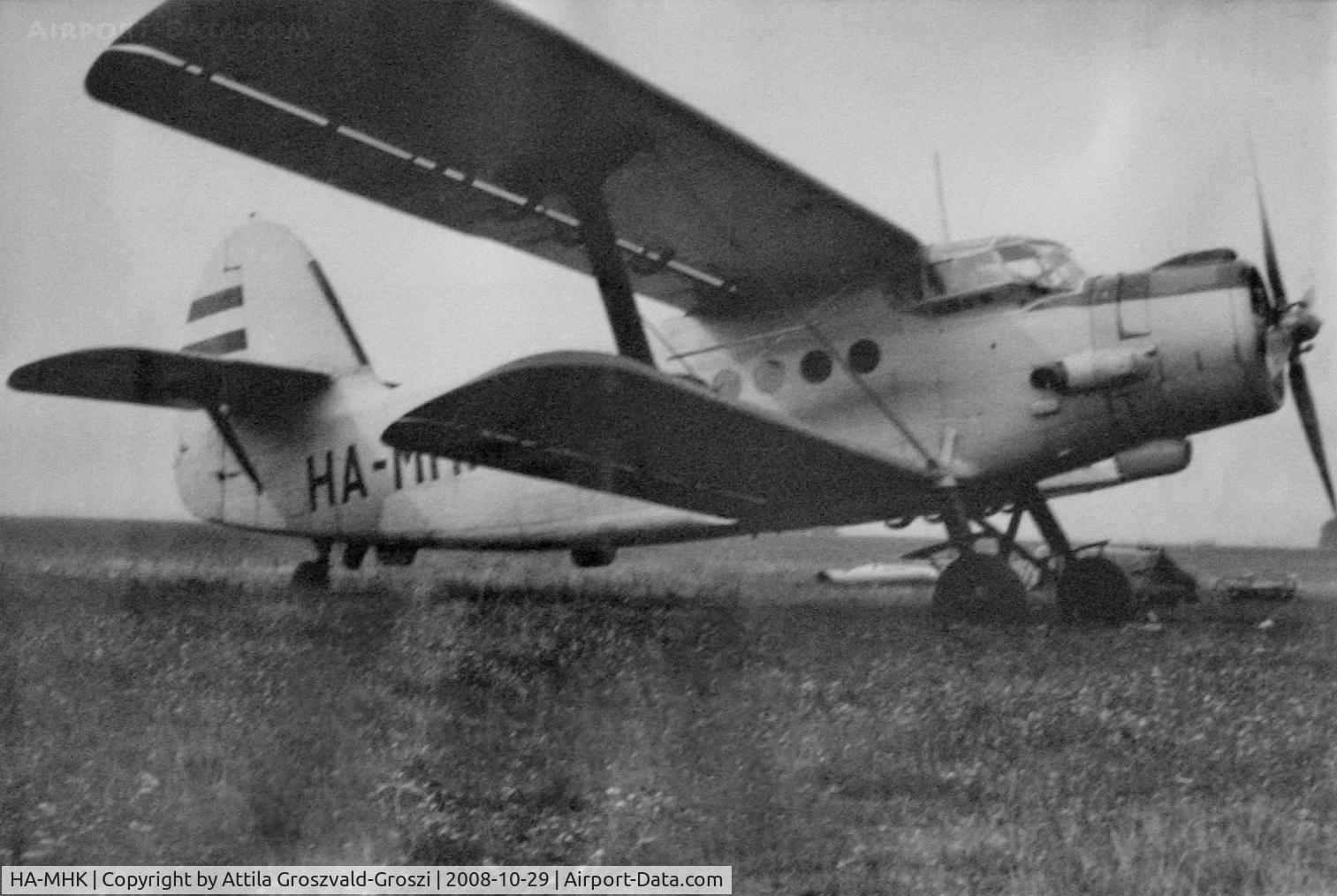 HA-MHK, 1971 PZL-Mielec An-2R C/N 1G123-01, Kaposújlak Airport, Hungary