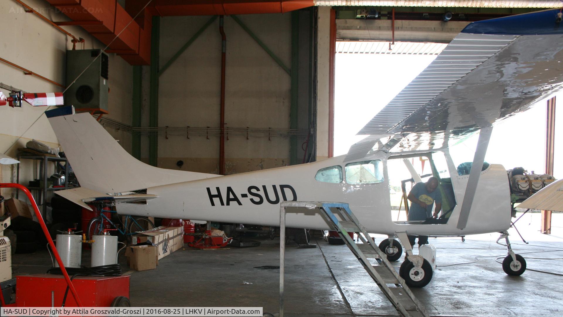 HA-SUD, 1960 Cessna 182C Skylane Skylane C/N 52912, Kaposújlak Airport, Hungary