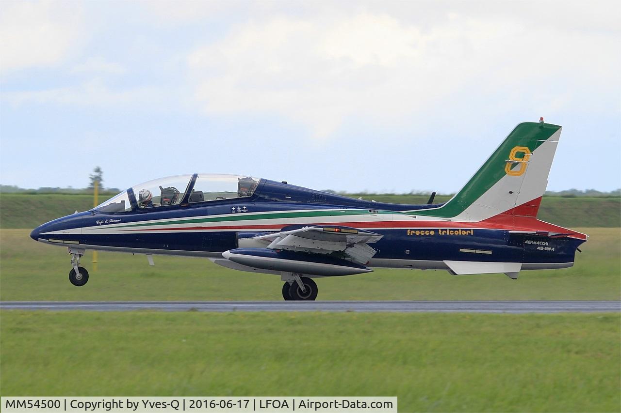 MM54500, Aermacchi MB-339PAN C/N 6707/102/AA048, Italian Air Force Aermacchi MB-339PAN, N°8 of Frecce Tricolori Aerobatic Team 2016, Landing rwy 24, Avord Air Base 702 (LFOA) Open day 2016