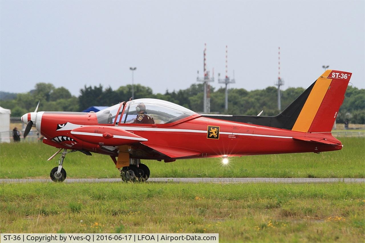 ST-36, SIAI-Marchetti SF-260M C/N 10-36, Belgian Red Devil Team SIAI-Marchetti SF-260M, Taxiing to parking area, Avord Air Base 702 (LFOA) Open day 2016