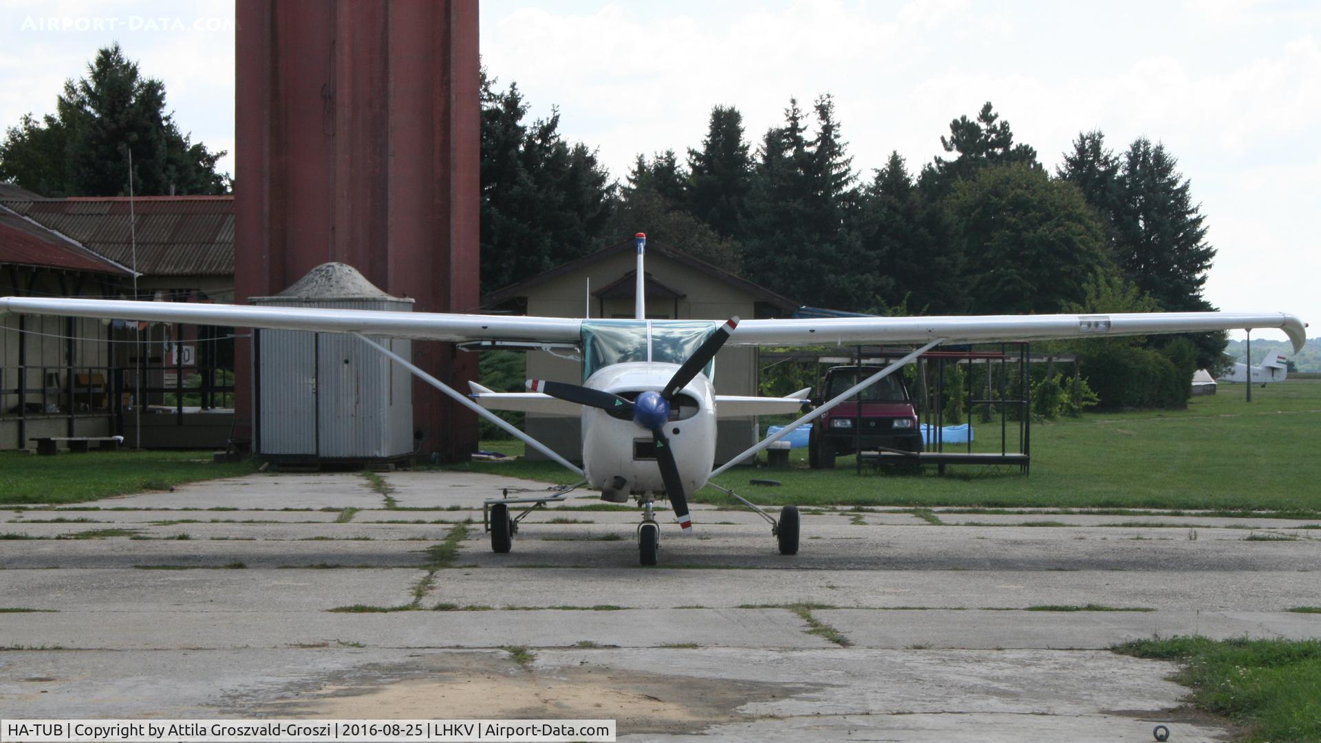 HA-TUB, 1961 Cessna 182D Skylane C/N 18253201, Kaposújlak Airport, Hungary