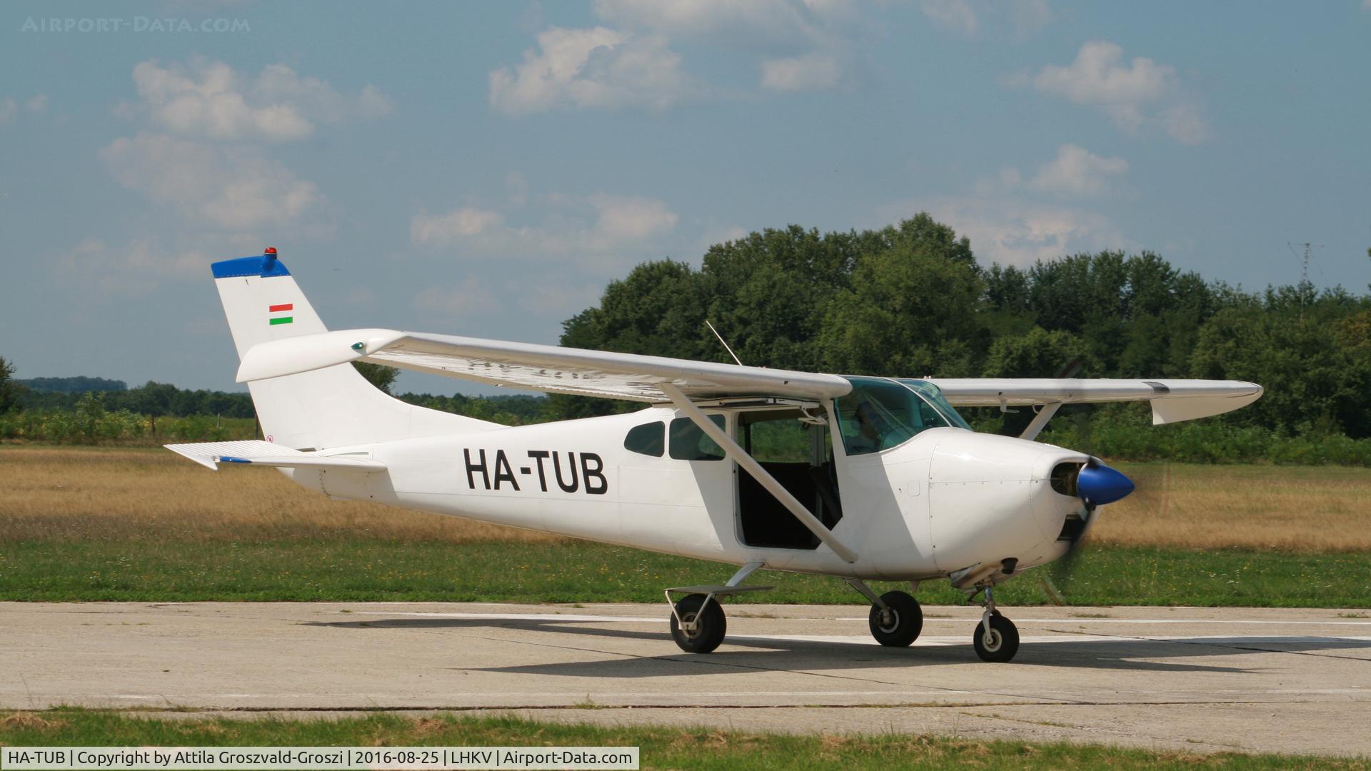 HA-TUB, 1961 Cessna 182D Skylane C/N 18253201, Kaposújlak Airport, Hungary