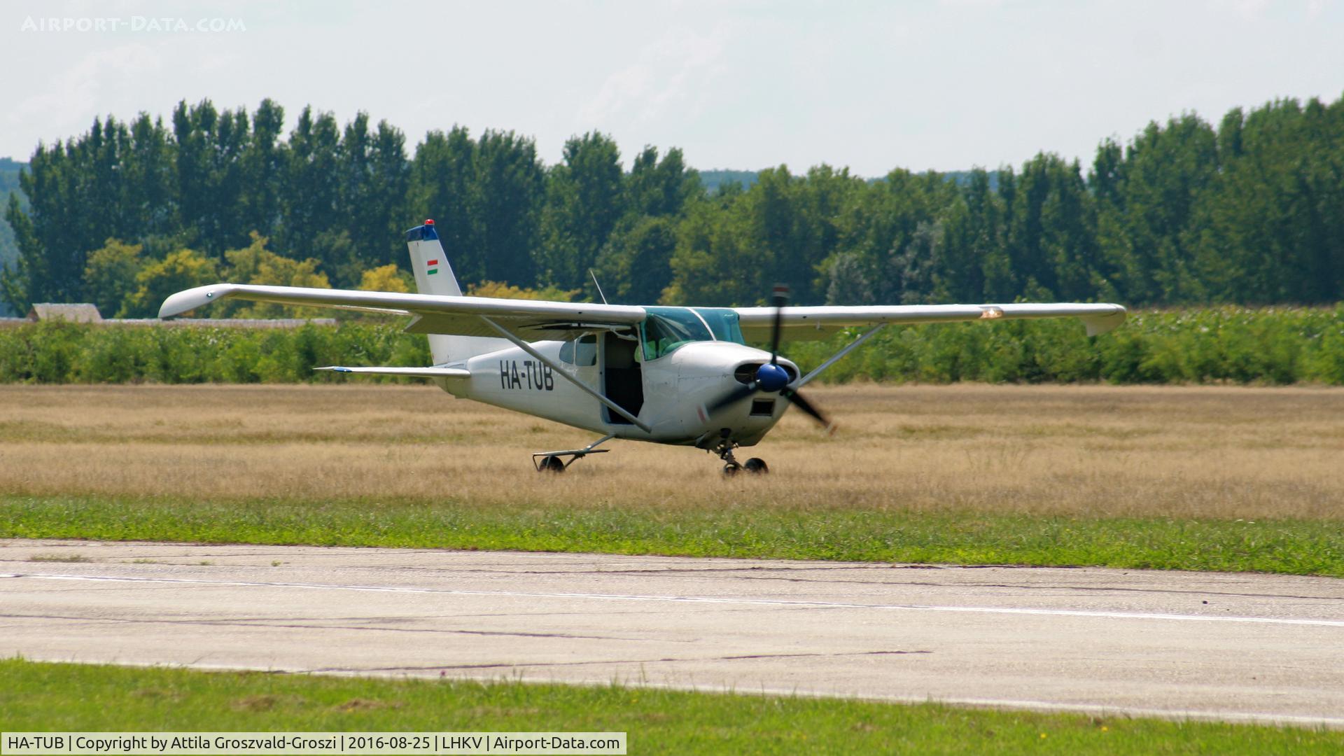 HA-TUB, 1961 Cessna 182D Skylane C/N 18253201, Kaposújlak Airport, Hungary
