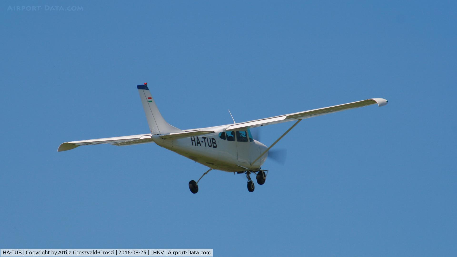 HA-TUB, 1961 Cessna 182D Skylane C/N 18253201, Kaposújlak Airport, Hungary
