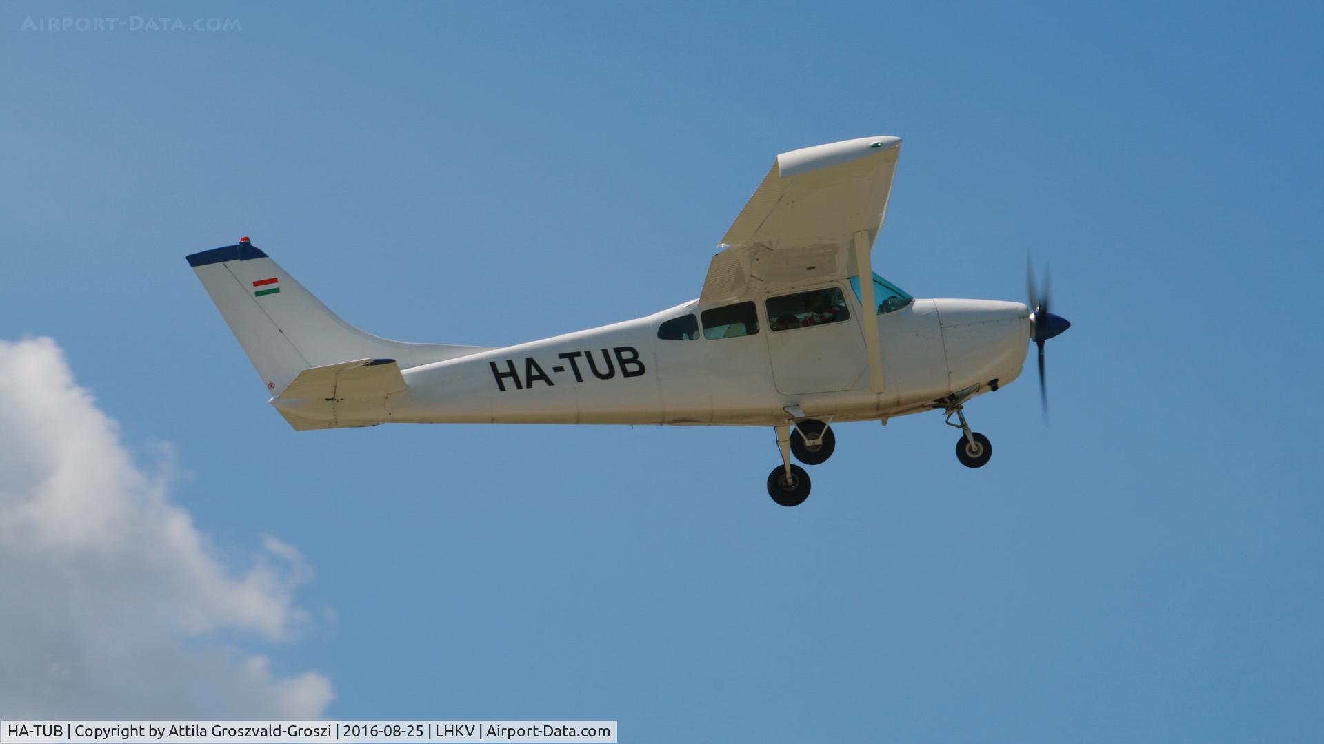 HA-TUB, 1961 Cessna 182D Skylane C/N 18253201, Kaposújlak Airport, Hungary