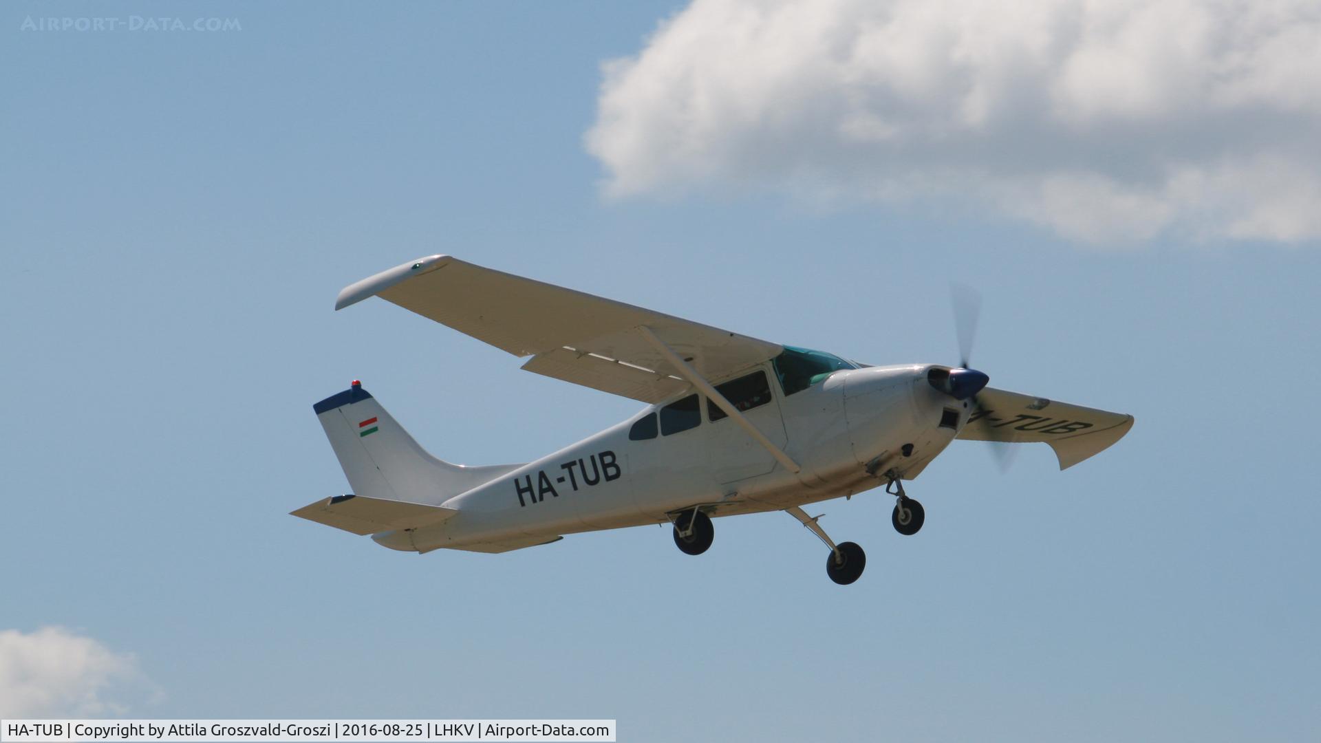 HA-TUB, 1961 Cessna 182D Skylane C/N 18253201, Kaposújlak Airport, Hungary
