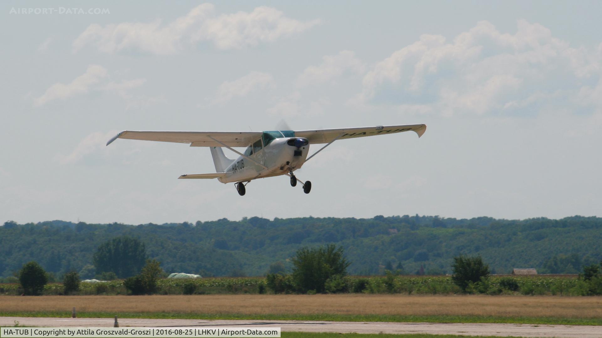 HA-TUB, 1961 Cessna 182D Skylane C/N 18253201, Kaposújlak Airport, Hungary