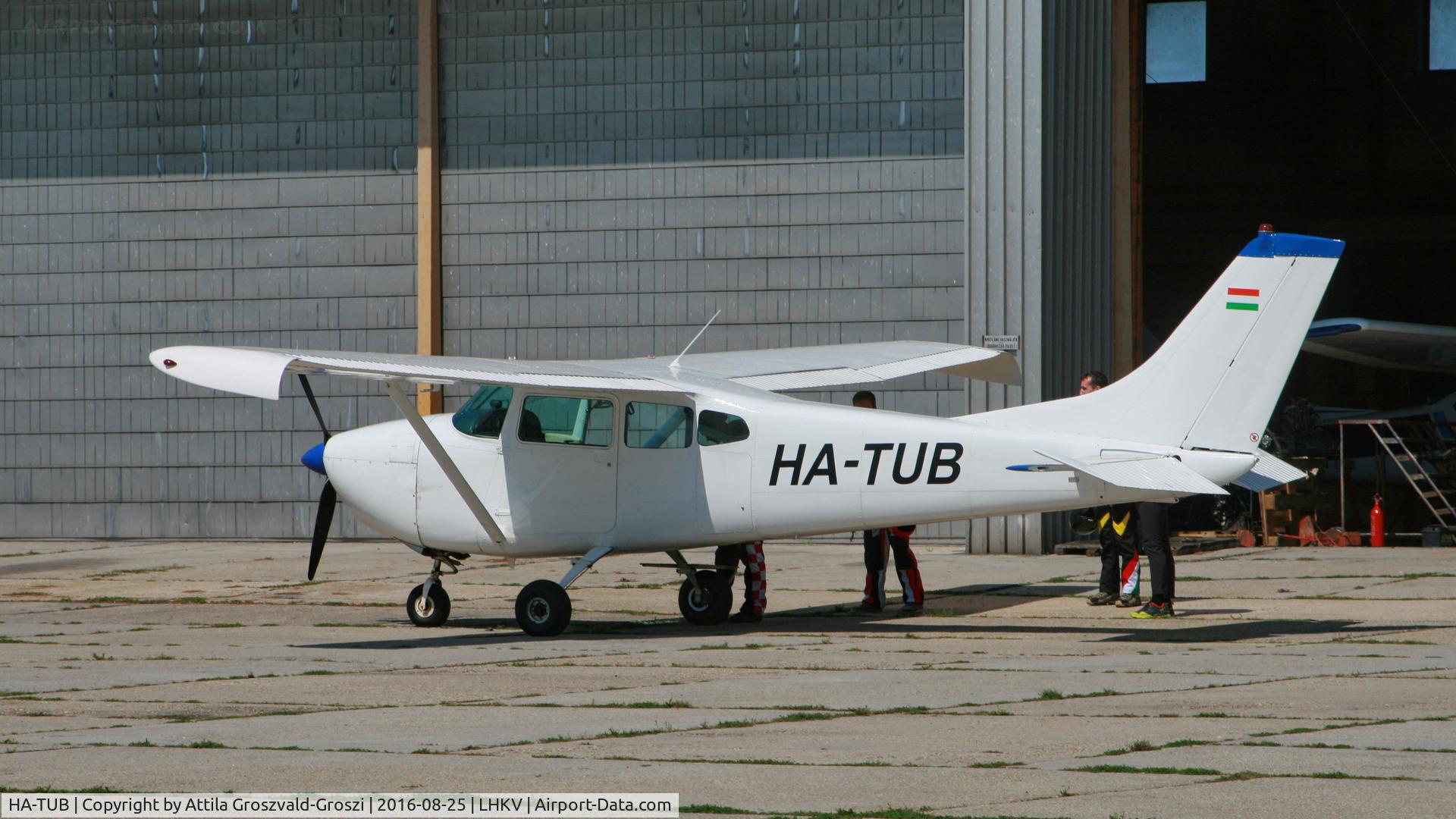 HA-TUB, 1961 Cessna 182D Skylane C/N 18253201, Kaposújlak Airport, Hungary
