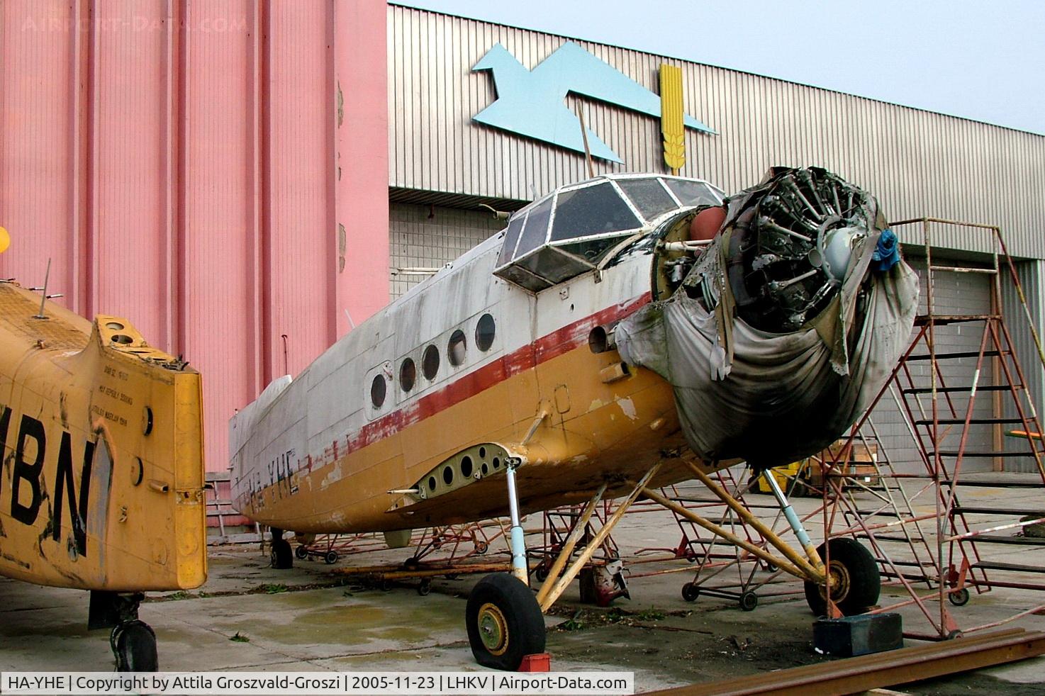 HA-YHE, 1979 Antonov An-2PF C/N 1G187-37, Kaposújlak Airport, Hungary