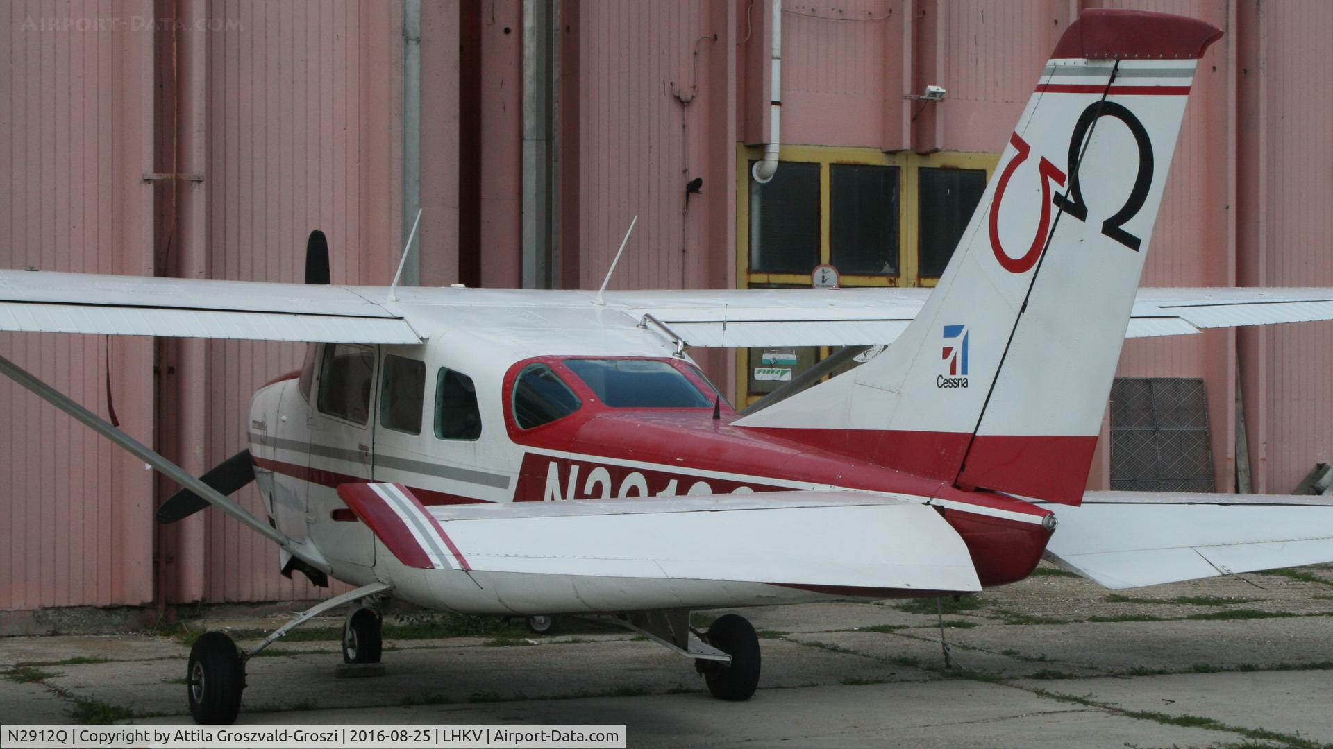 N2912Q, 1975 Cessna U206F Stationair C/N U20603021, Kaposújlak Airport, Hungary