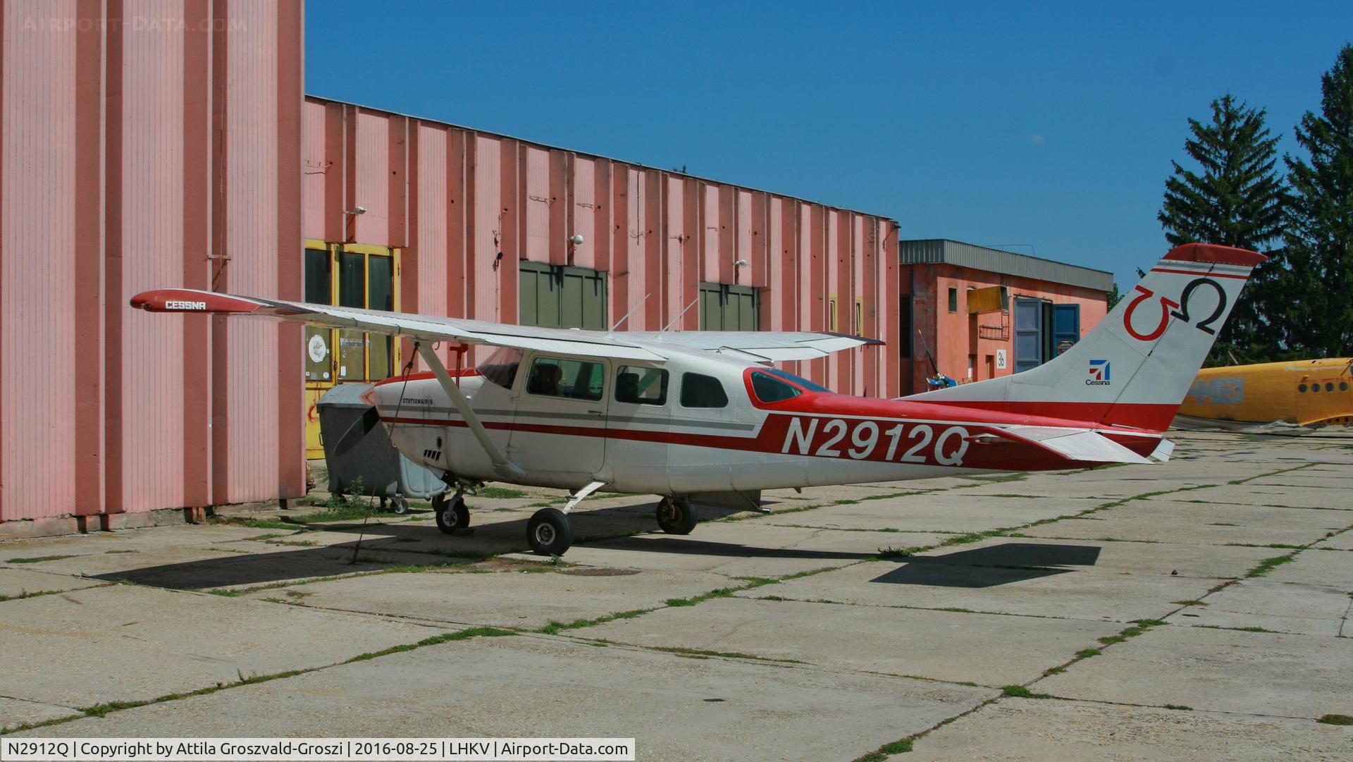 N2912Q, 1975 Cessna U206F Stationair C/N U20603021, Kaposújlak Airport, Hungary