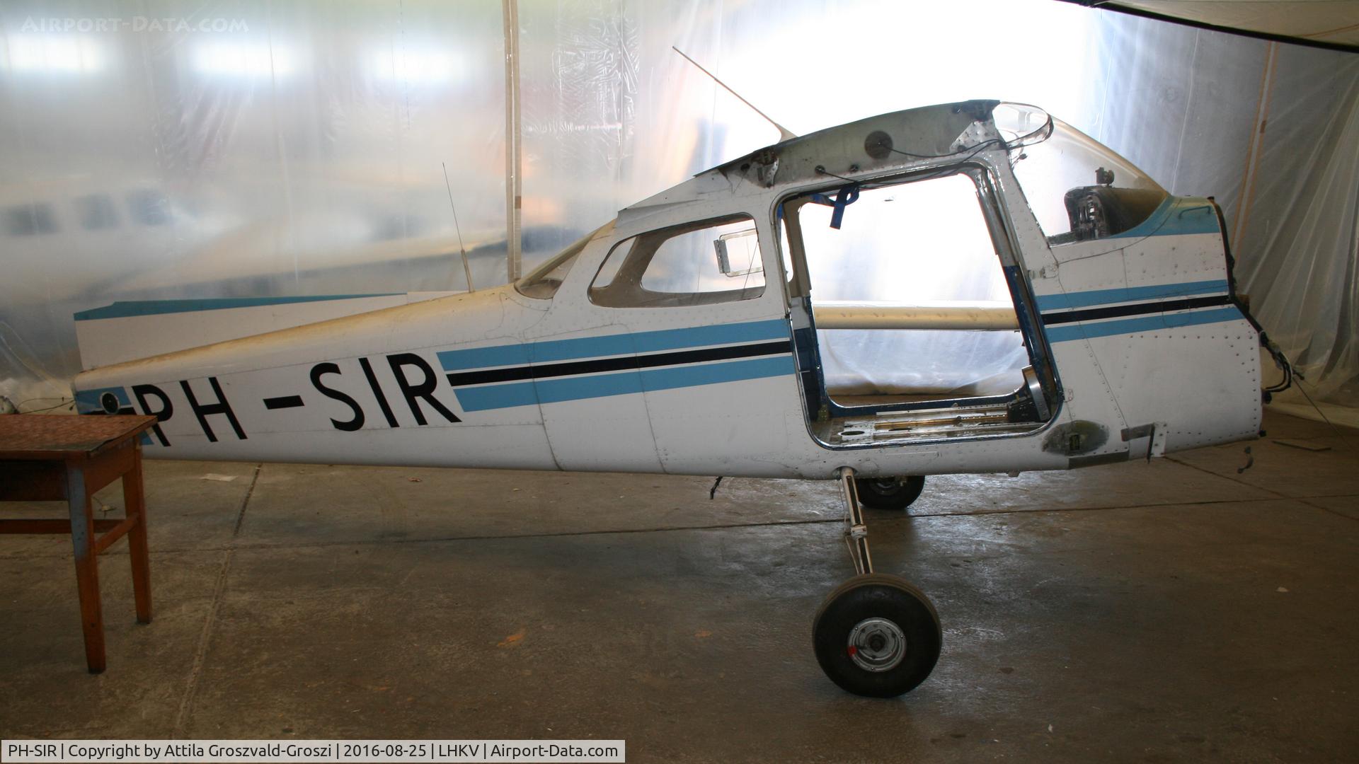 PH-SIR, Reims F172M Skyhawk C/N 1263, Kaposújlak Airport, Hungary