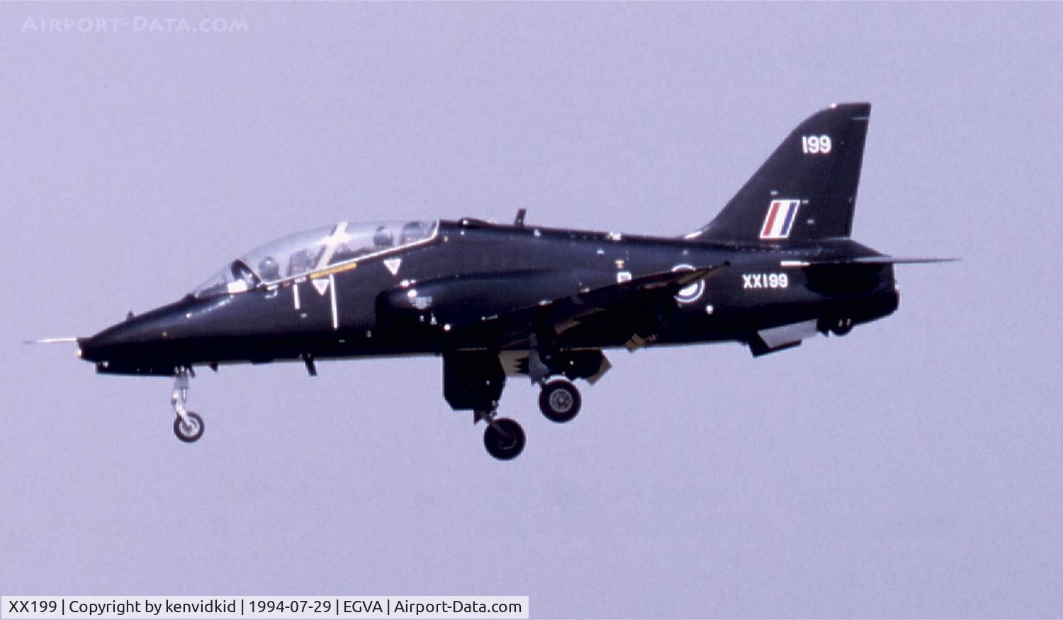 XX199, 1978 Hawker Siddeley Hawk T.1A C/N 046/312046, Royal Air Force arriving at RIAT.
