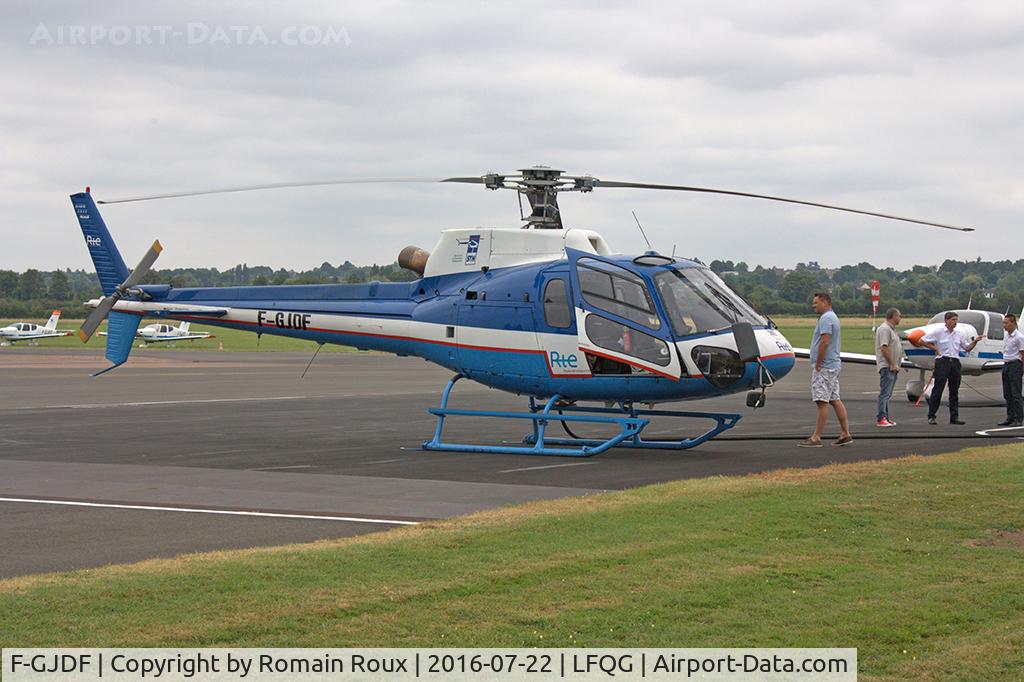 F-GJDF, Eurocopter AS-350B-2 Ecureuil Ecureuil C/N 2642, Parked