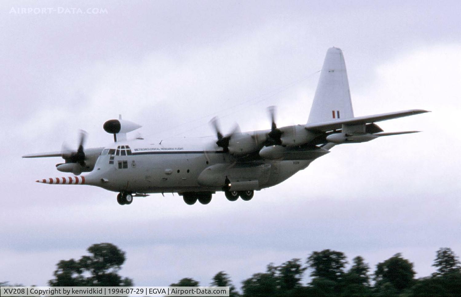 XV208, 1966 Lockheed C-130K Hercules W.2 C/N 382-4233, Metrological Research Flight arriving at RIAT.