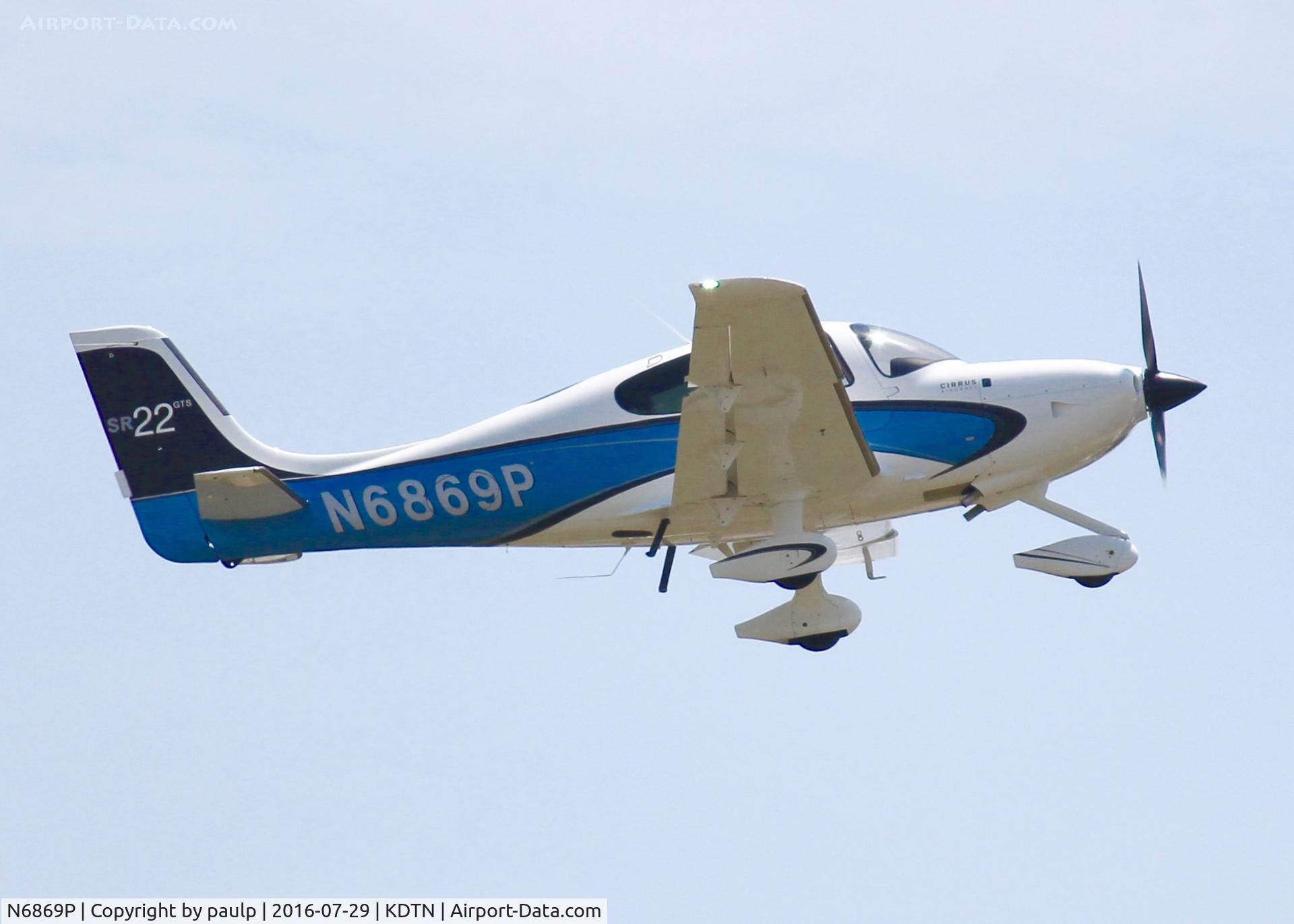 N6869P, 2013 Cirrus SR22 GTS C/N 4045, At Downtown Shreveport.