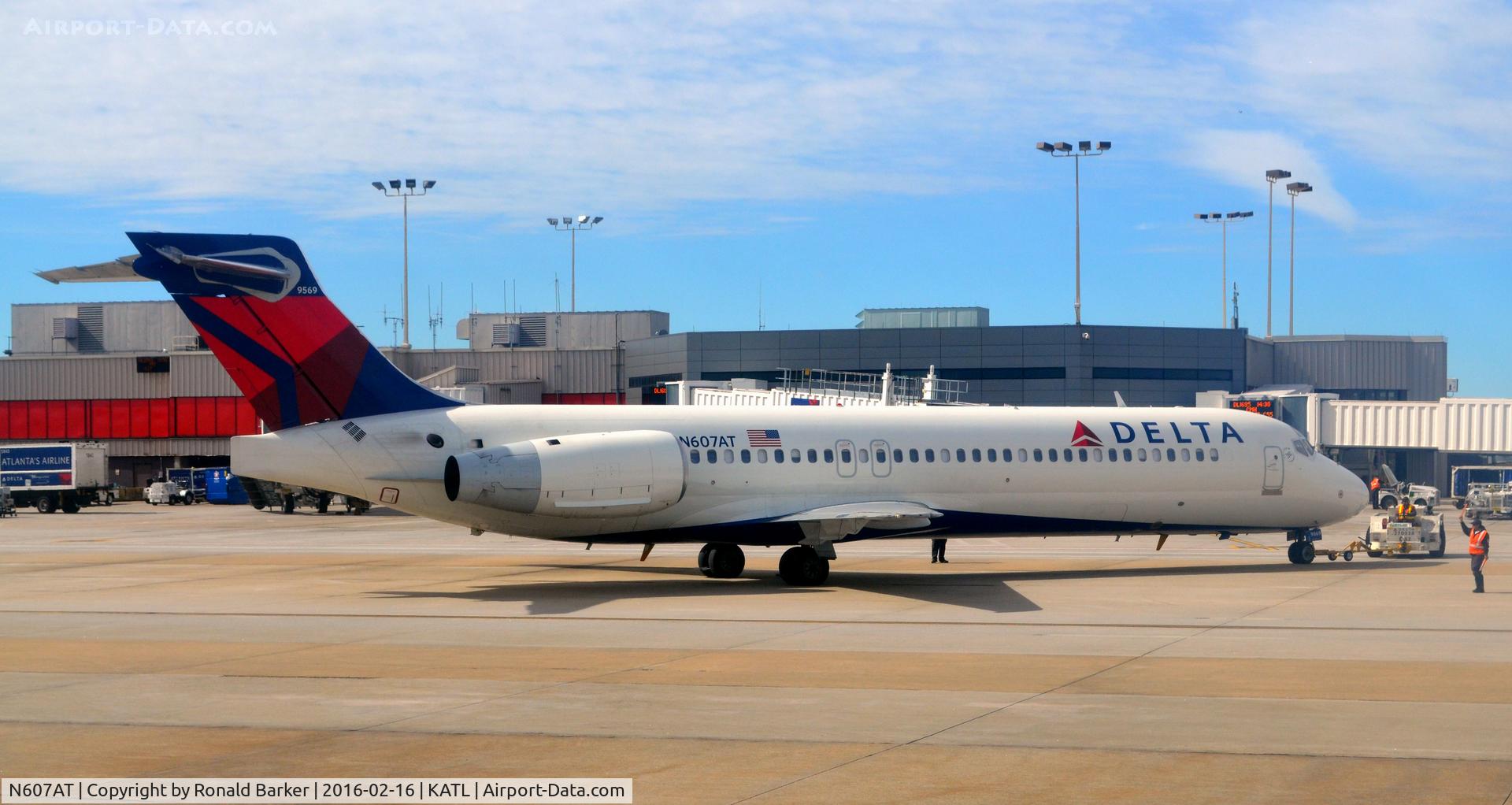 N607AT, 2000 Boeing 717-200 C/N 55074, Pushback Atlanta