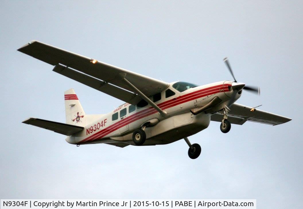 N9304F, 1985 Cessna 208 Caravan I C/N 20800008, Short final to Bethel Alaska (PABE) in October '15