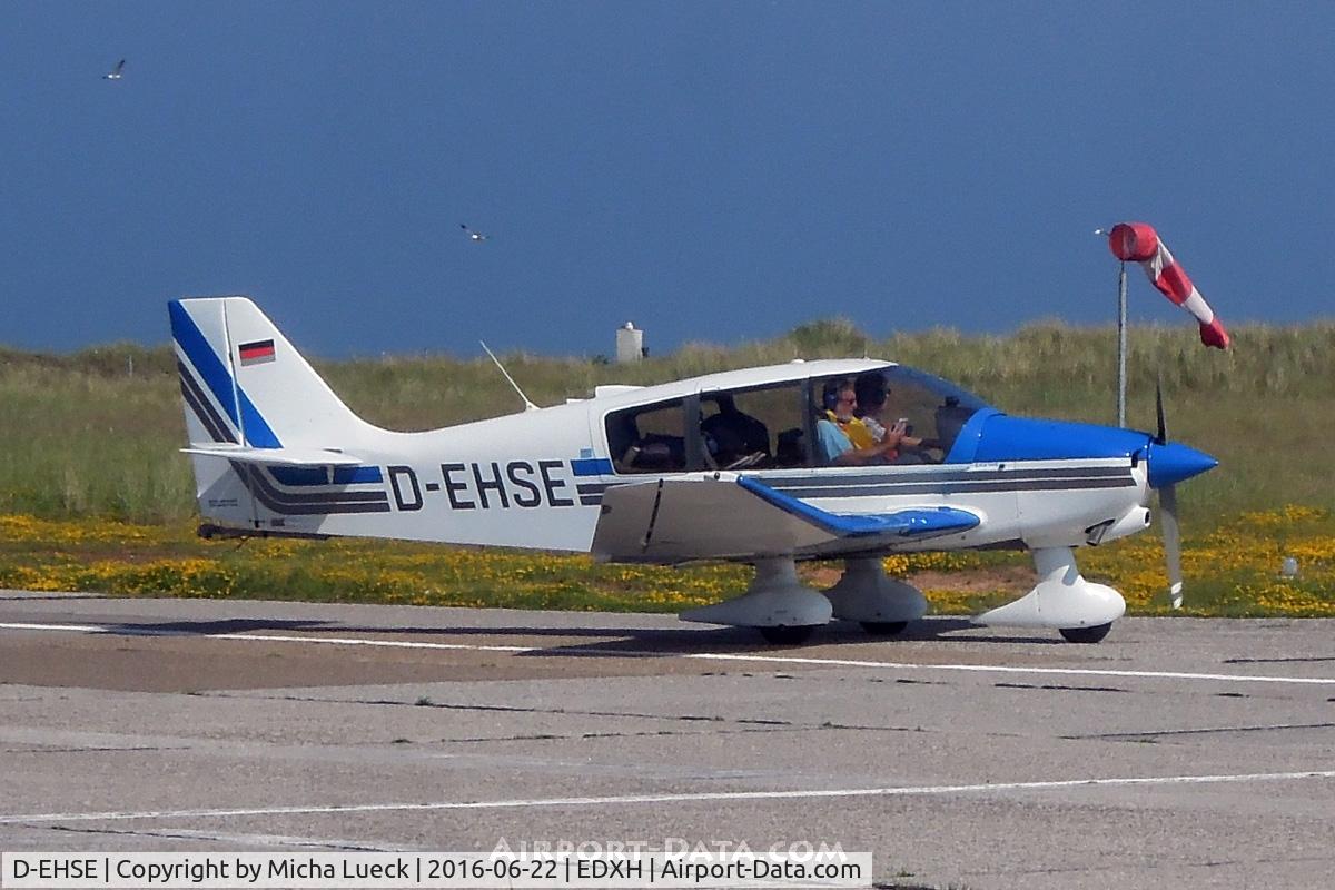 D-EHSE, Robin DR-400-140D Dauphin Major C/N 2579, At Helgoland Düne