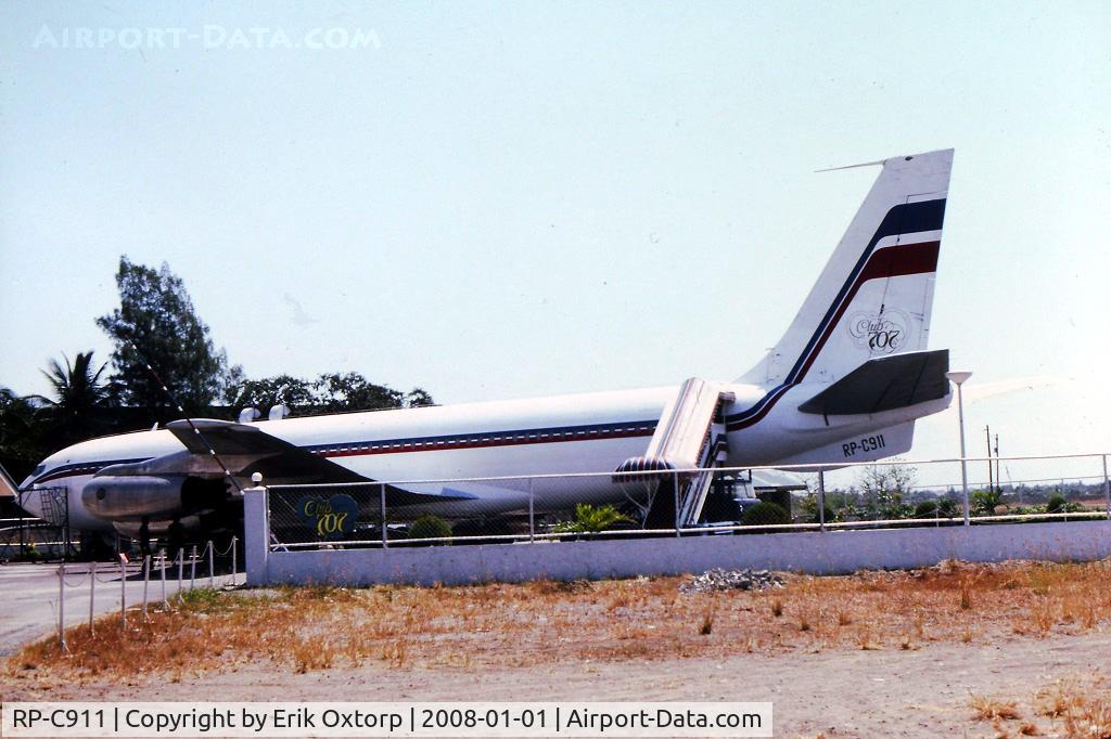 RP-C911, 1960 Boeing 707-321 C/N 17606, RP-C911 off airport MNL in the late 1970's or early 1980-s